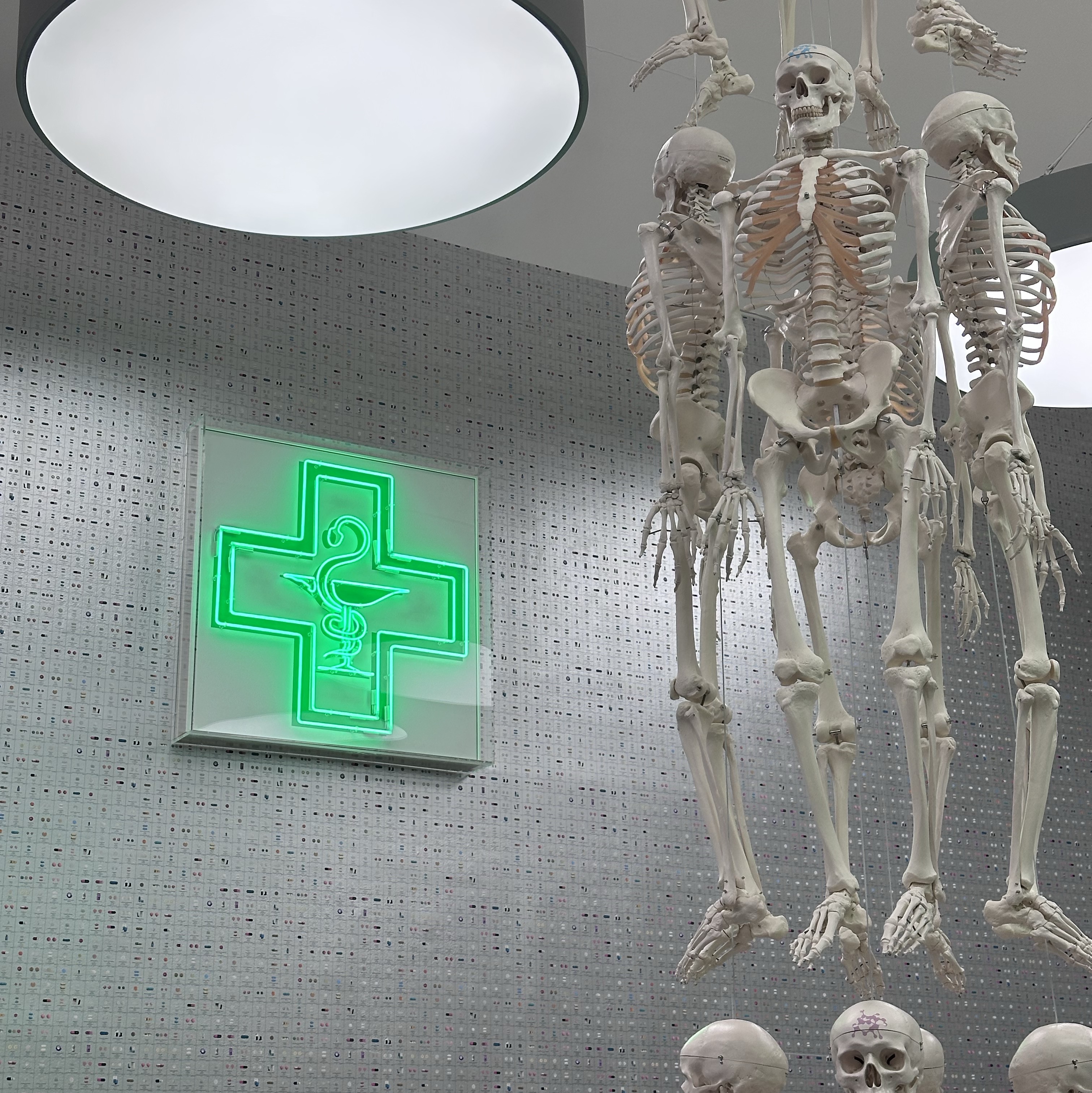 Converse x Drkshdw Drkstr Chuck 70 Ox Black, Gentle Monster x Maison Margiela MM114 Black Clear 착용 스타일 - 6