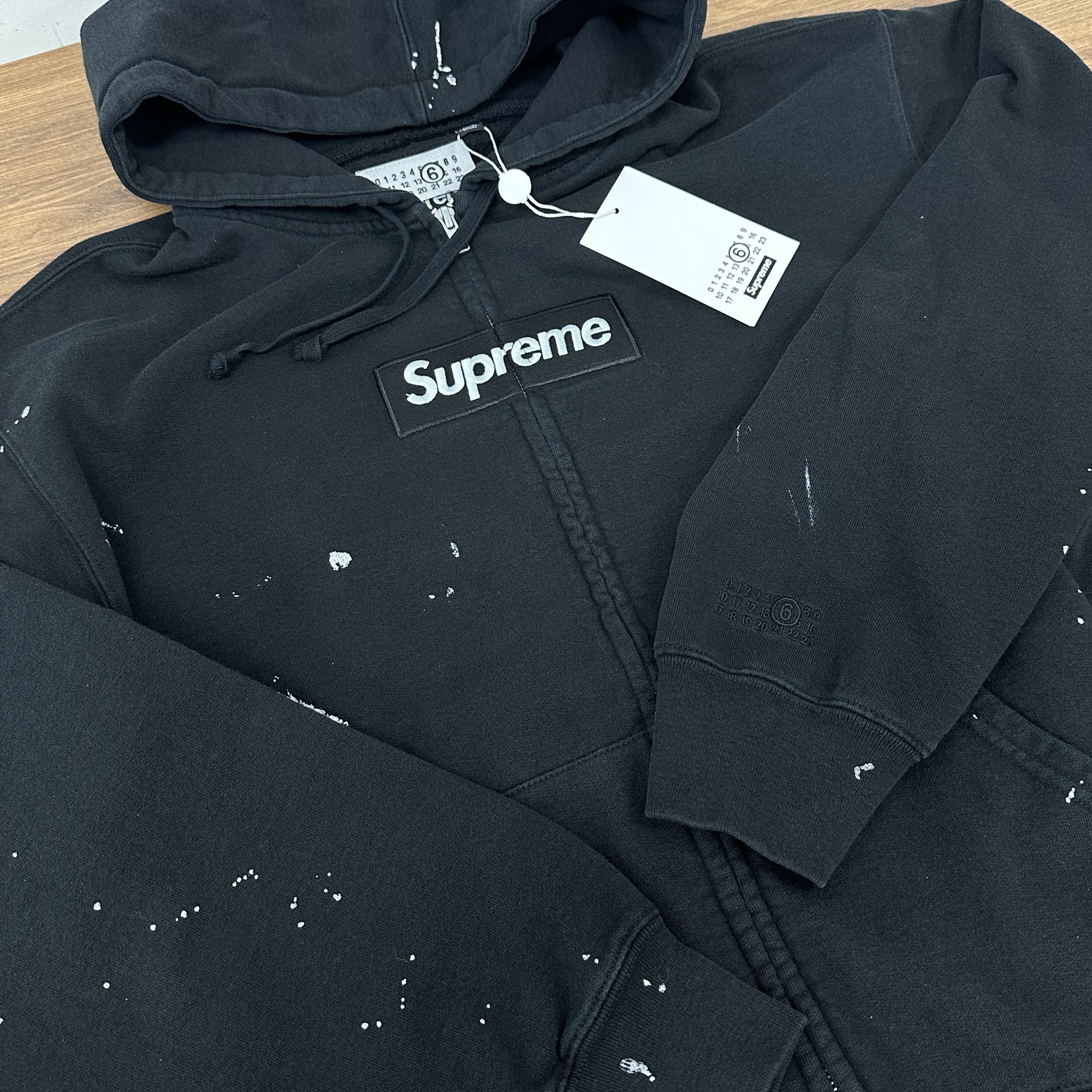 Supreme x MM6 Maison Margiela Box Logo Zip Up Hooded Sweatshirt Black - 26SS 착용 스타일 - 1
