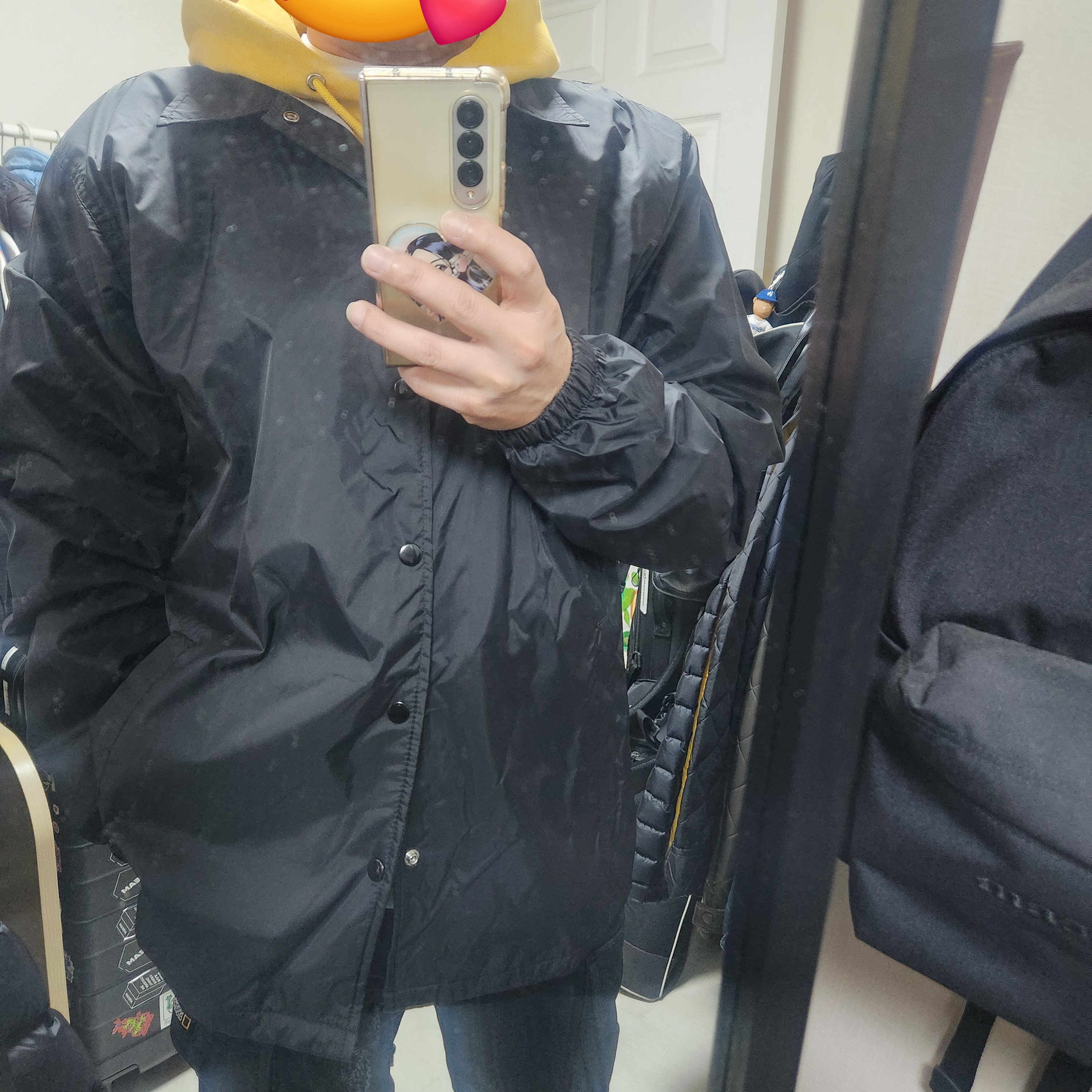 CDG Logo Coach Jacket Black, Jordan 1 Mid Lucky Green 착용 스타일 - 1