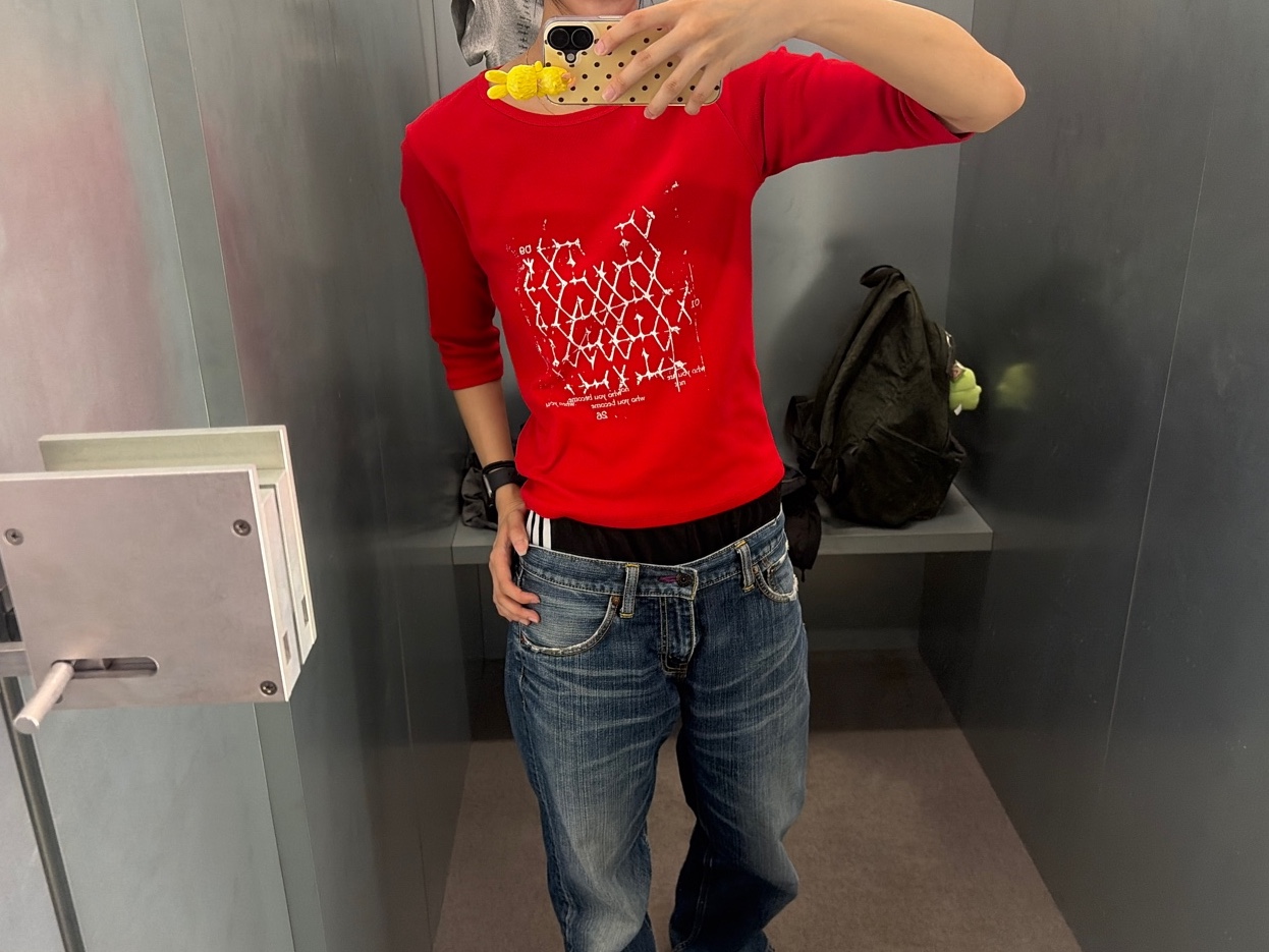 Sansan Gear Lattice T-Shirt Red 착용 스타일