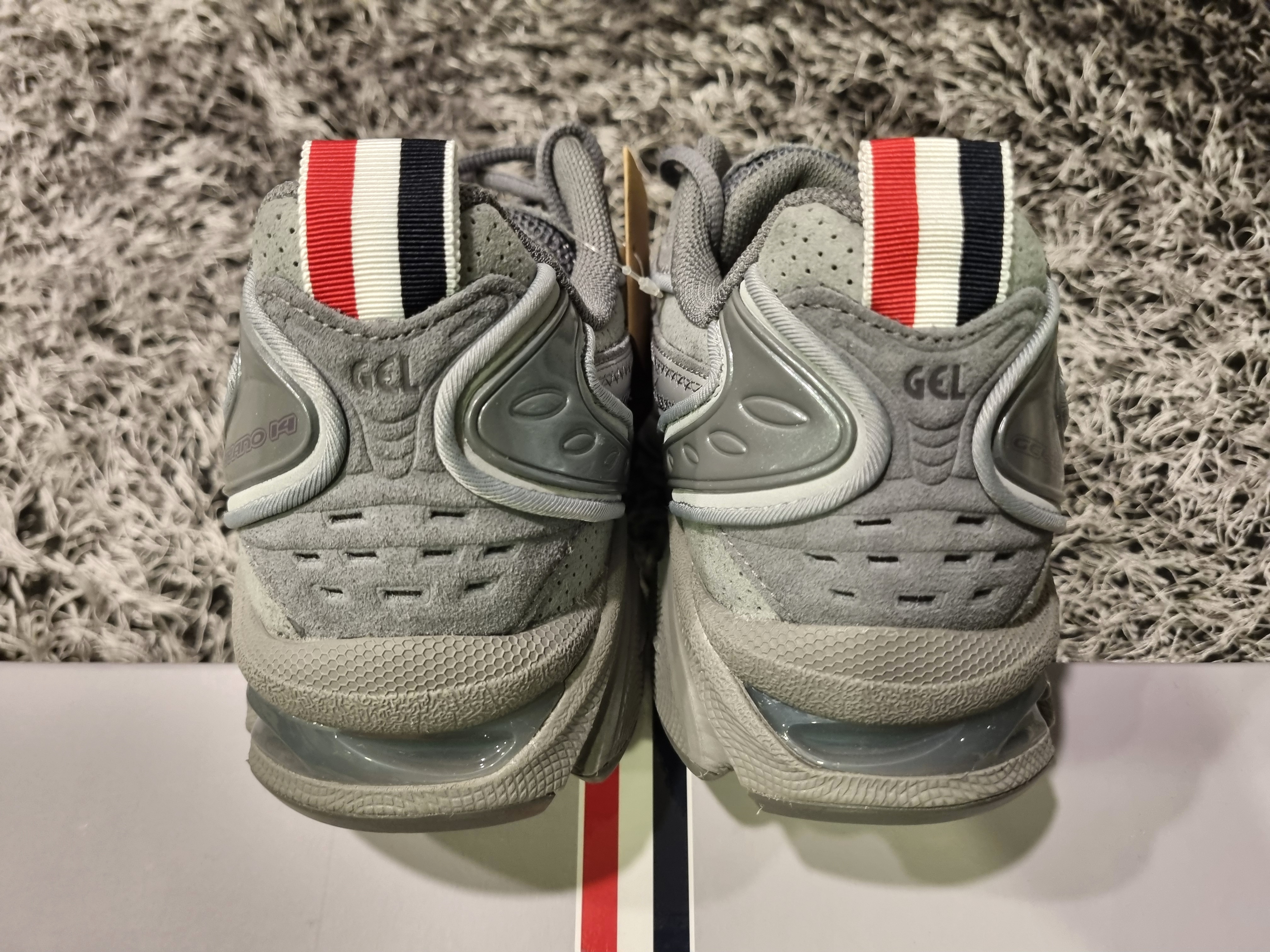 Asics x Thom Browne Gel-Kayano 14 Grey 착용 스타일 - 5