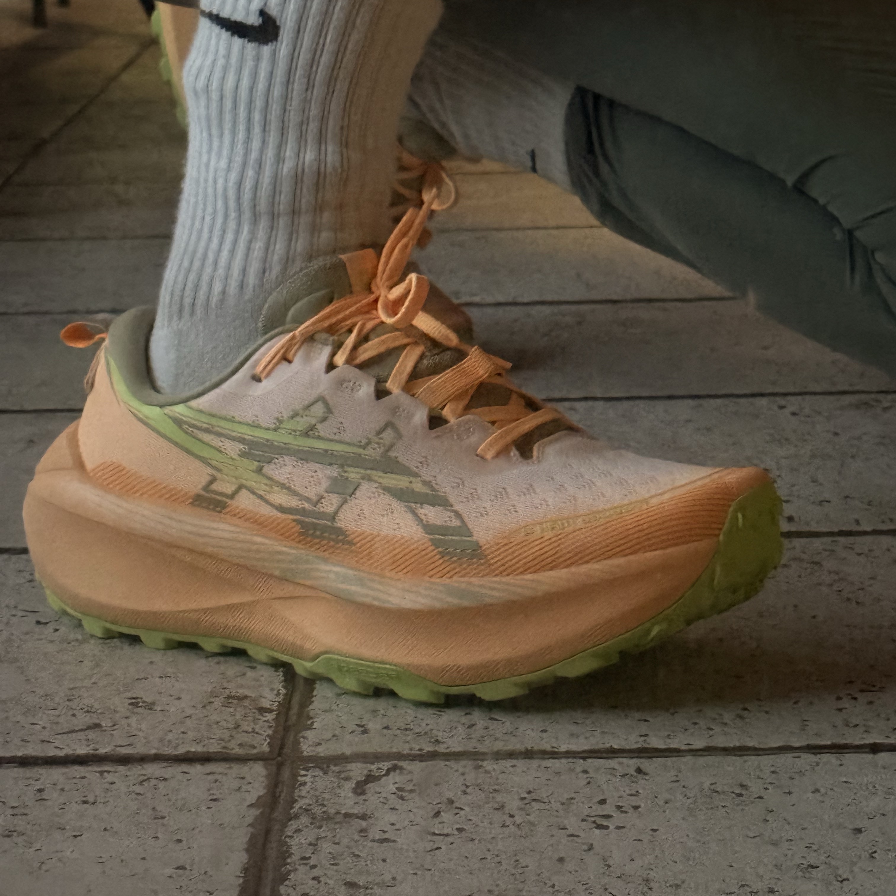 Asics Trabuco Max 4 Cream Khaki 착용 스타일