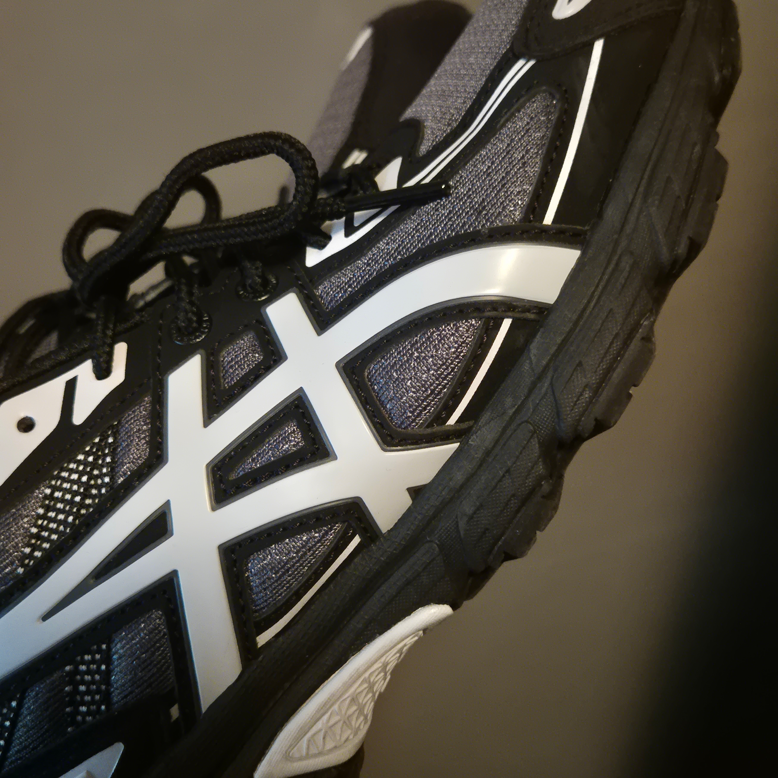 Asics Gel-Venture 6 Carrier Grey 착용 스타일