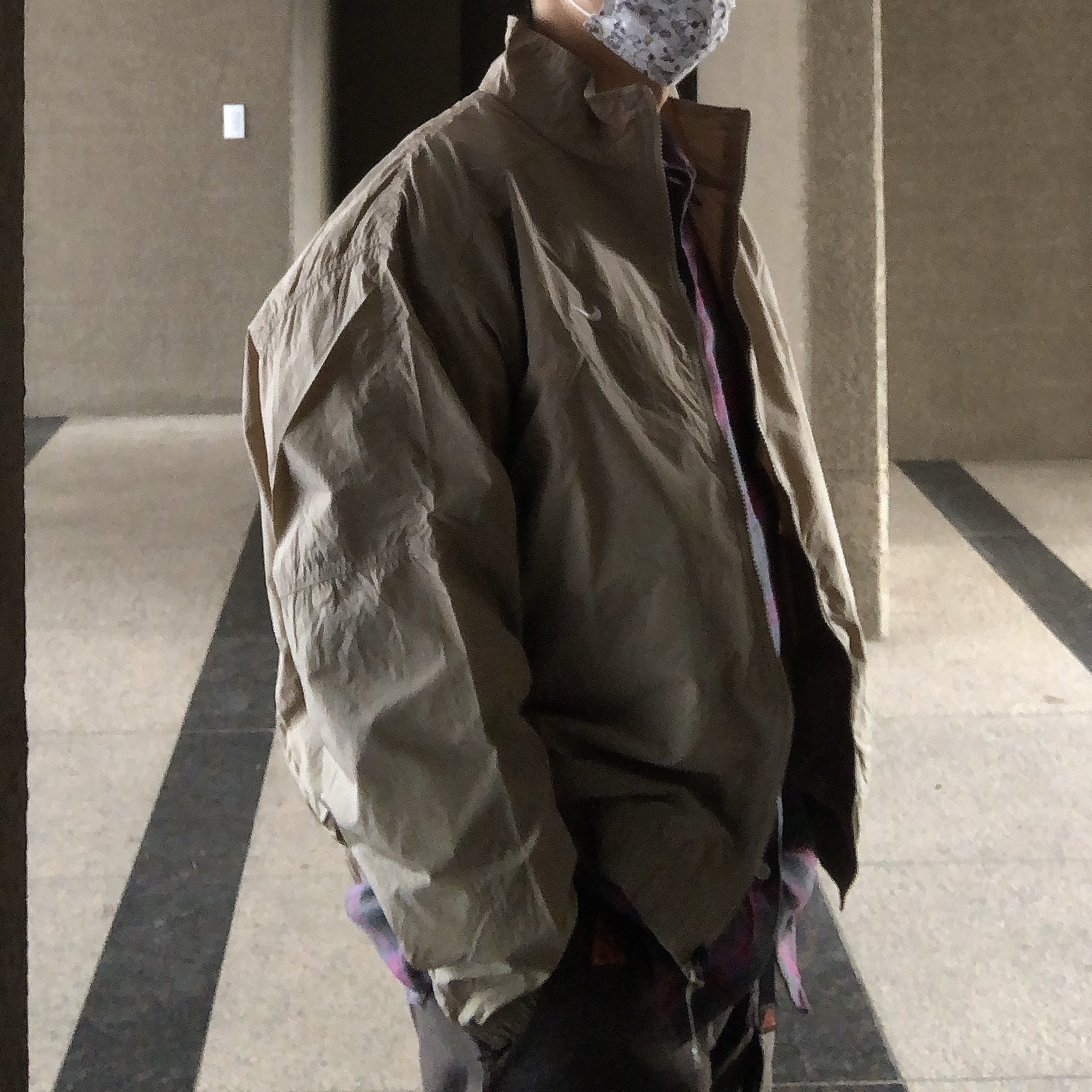 Nike M NRG Track Jacket Khaki 착용 스타일 - 1