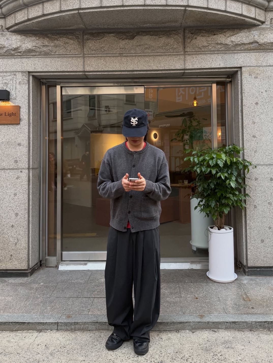 Sunday Ceremony Sy Logo 5 Panel Cotton Cap - Navy 착용 스타일 - 1