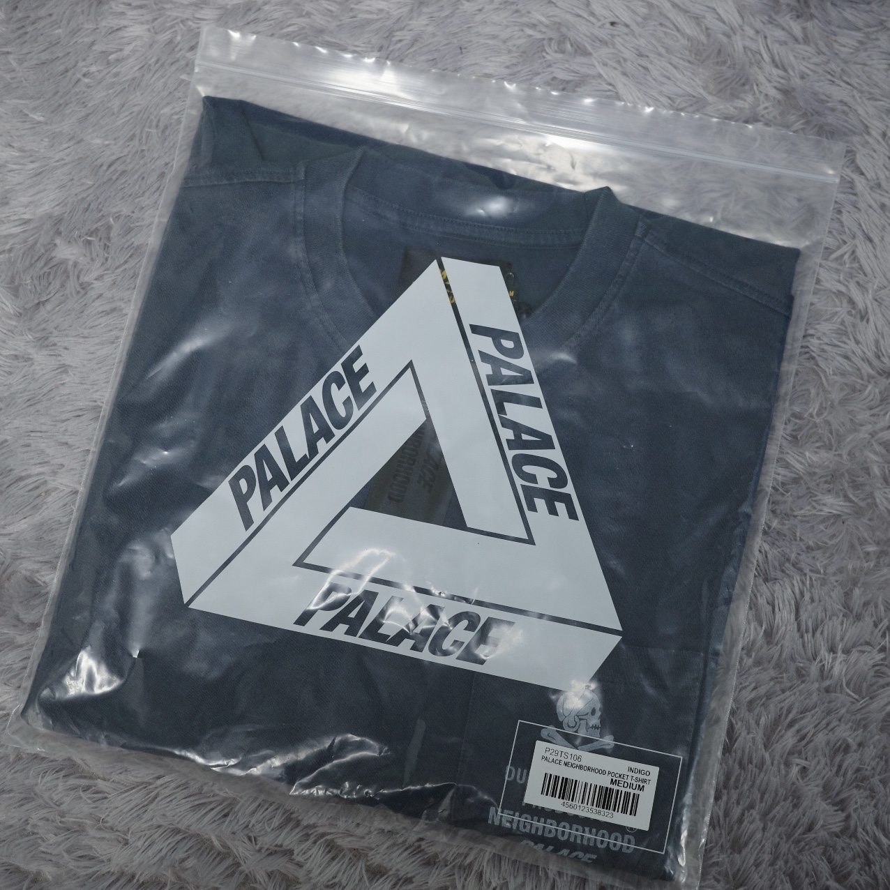 Palace x Neighborhood Pocket T-Shirt Indigo - 25FW 착용 스타일