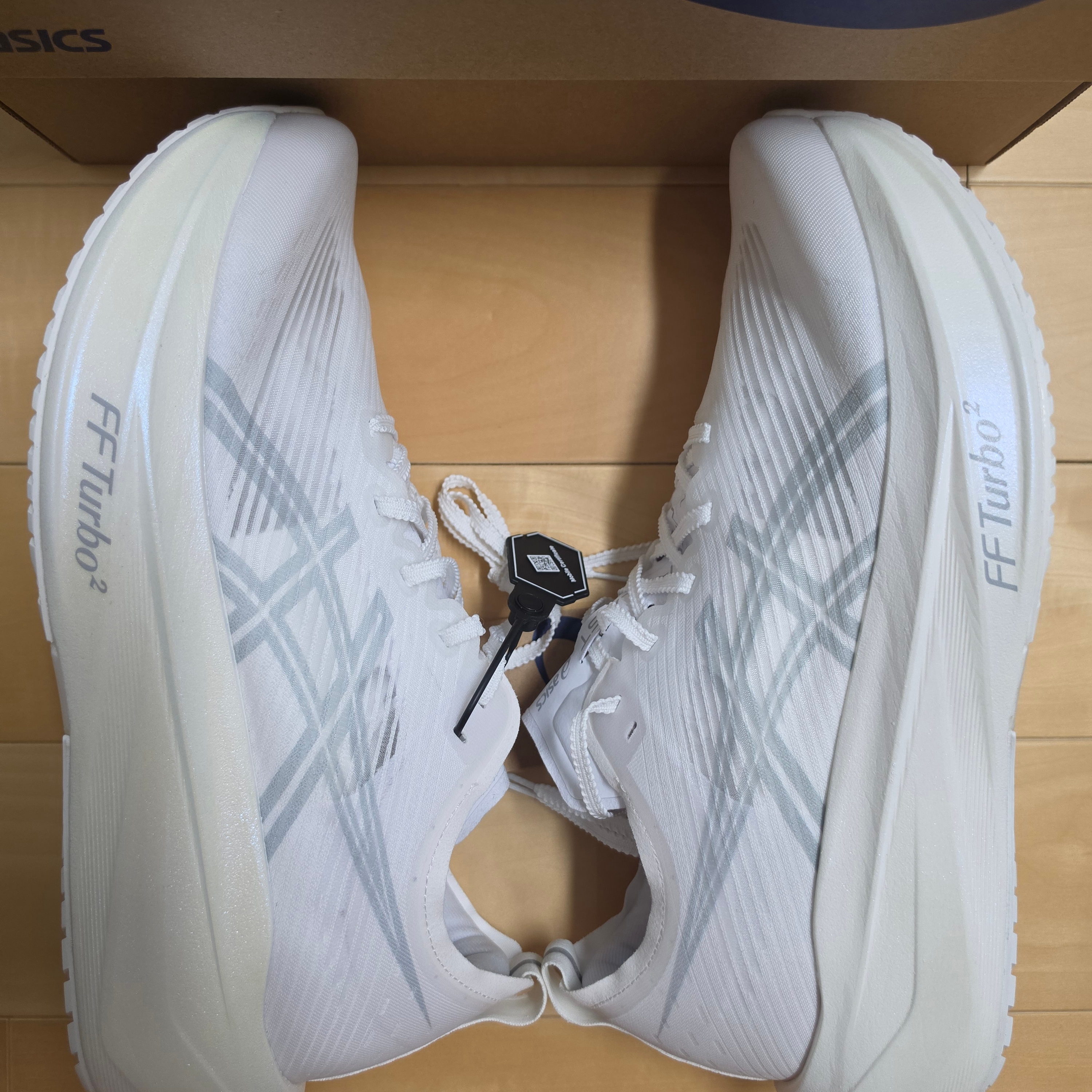 Asics Megablast White Piedmont Grey 착용 스타일 - 8