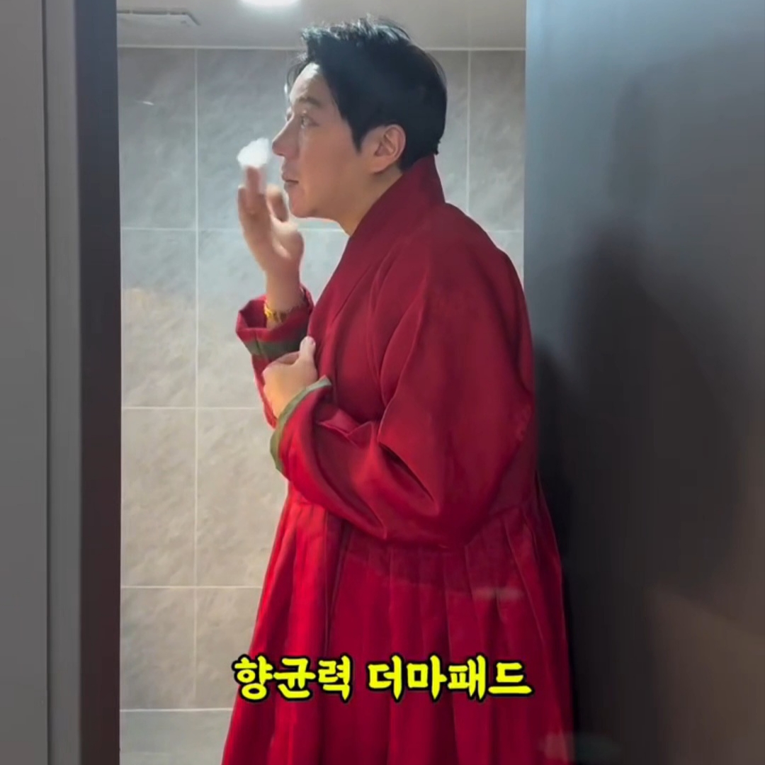 [KREAM단독] SSEDAM Pro Derma Cleaner 착용 스타일 - 2
