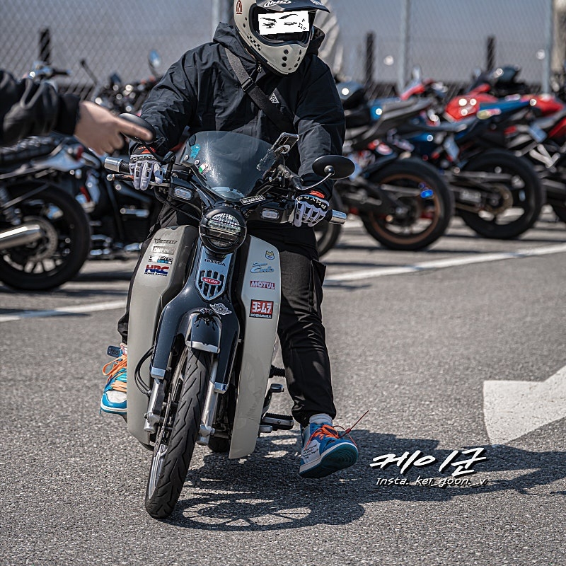 Jordan 1 Retro High OG Chicago 2022, Nike x Stussy LD-1000 SP Sanded Gold and Laser Fuchsia 착용 스타일 - 3