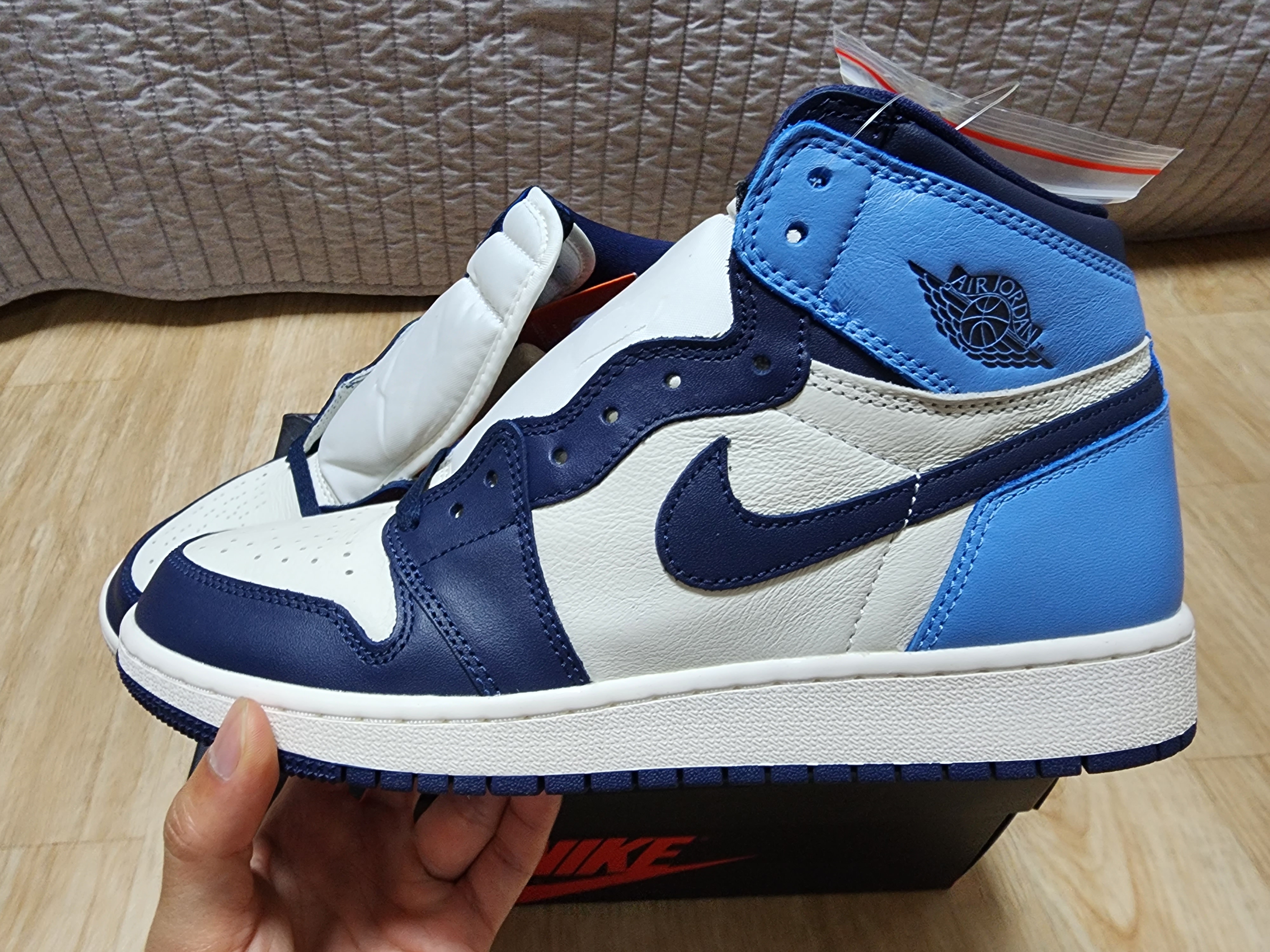 Jordan 1 Retro High Obsidian UNC 착용 스타일