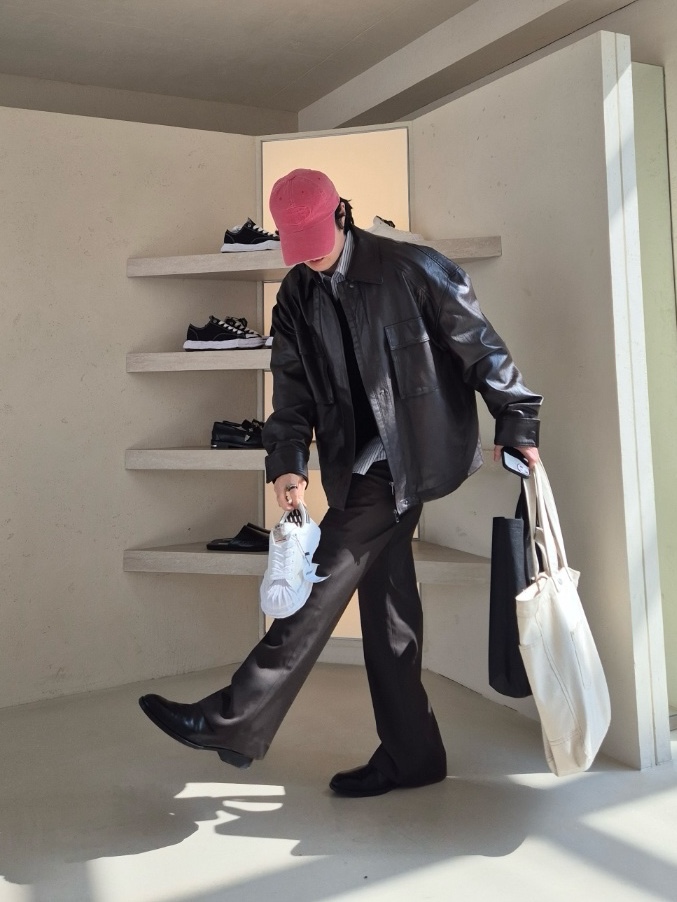 Honda Engineered Leather Ball Cap Black, Honda Engineered Leather Motorcycle Jacket All Black 착용 스타일 - 4