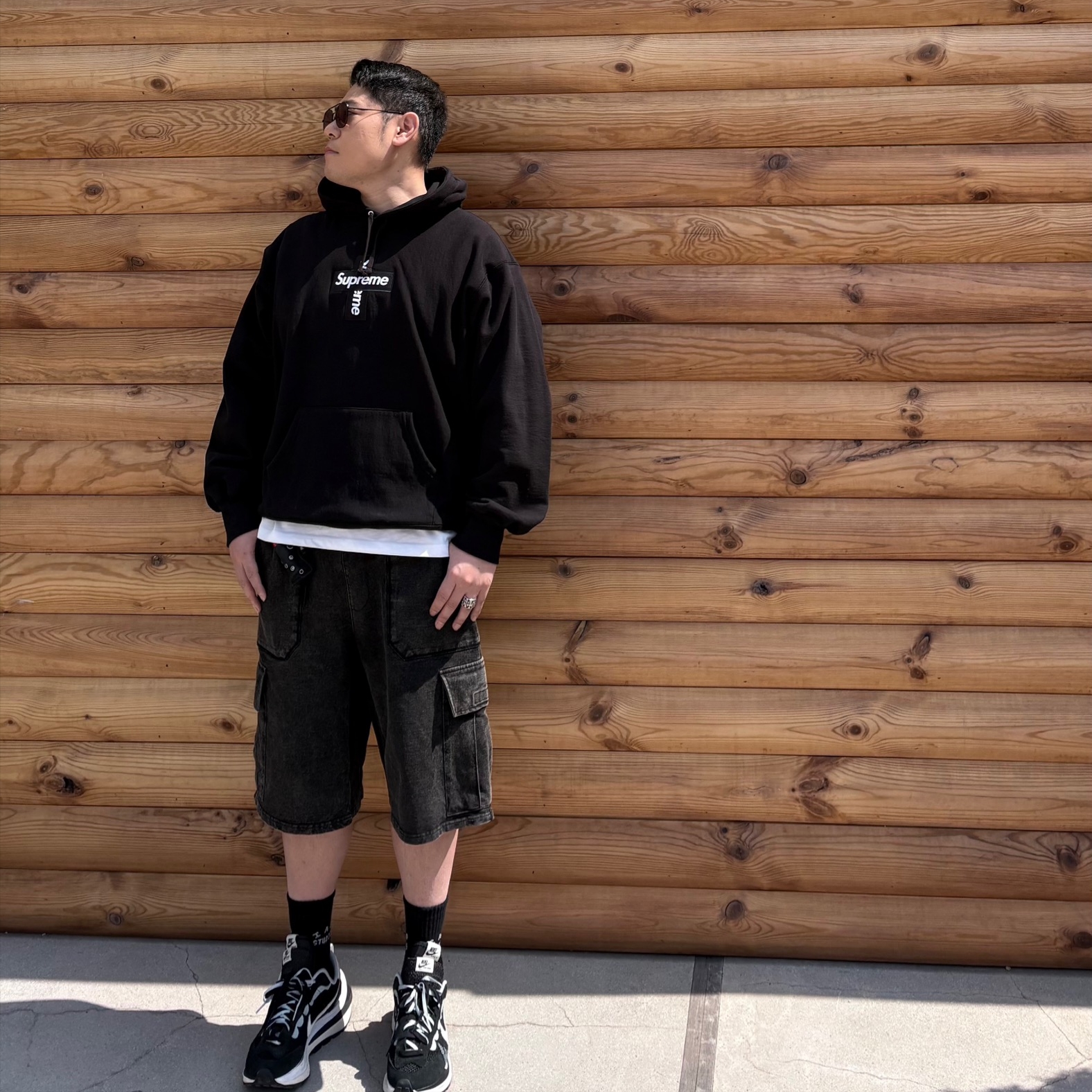 Supreme Cross Box Logo Hooded Sweatshirt Black - 20FW, Nike x Sacai VaporWaffle Black White 착용 스타일 - 2