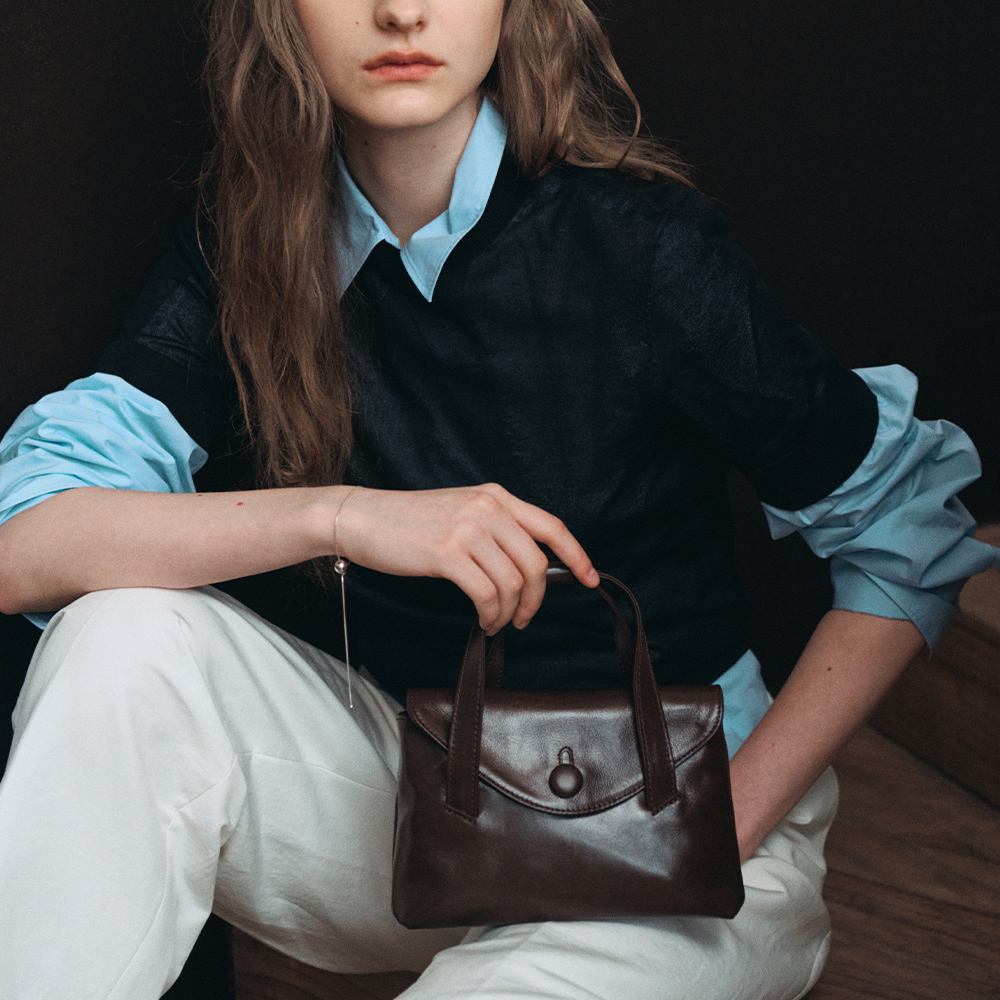 아포아 뮤즈 미니 토트백 초코브라운(APOA Muse Mini Tote Bag Choco Brown) - 2