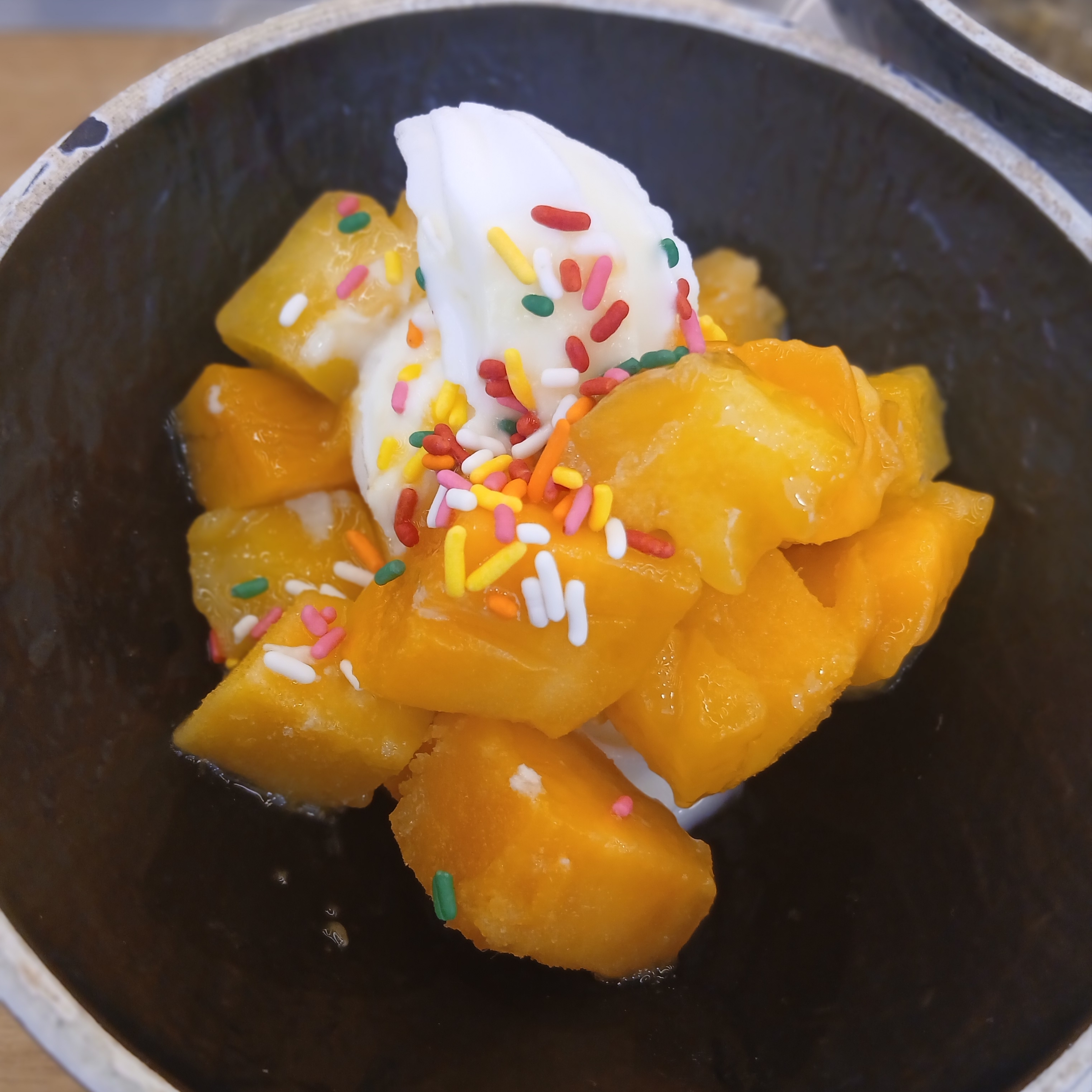 Arc'teryx Emblem Fleece Crew Neck Pullover  Habitat 착용 스타일 - 7