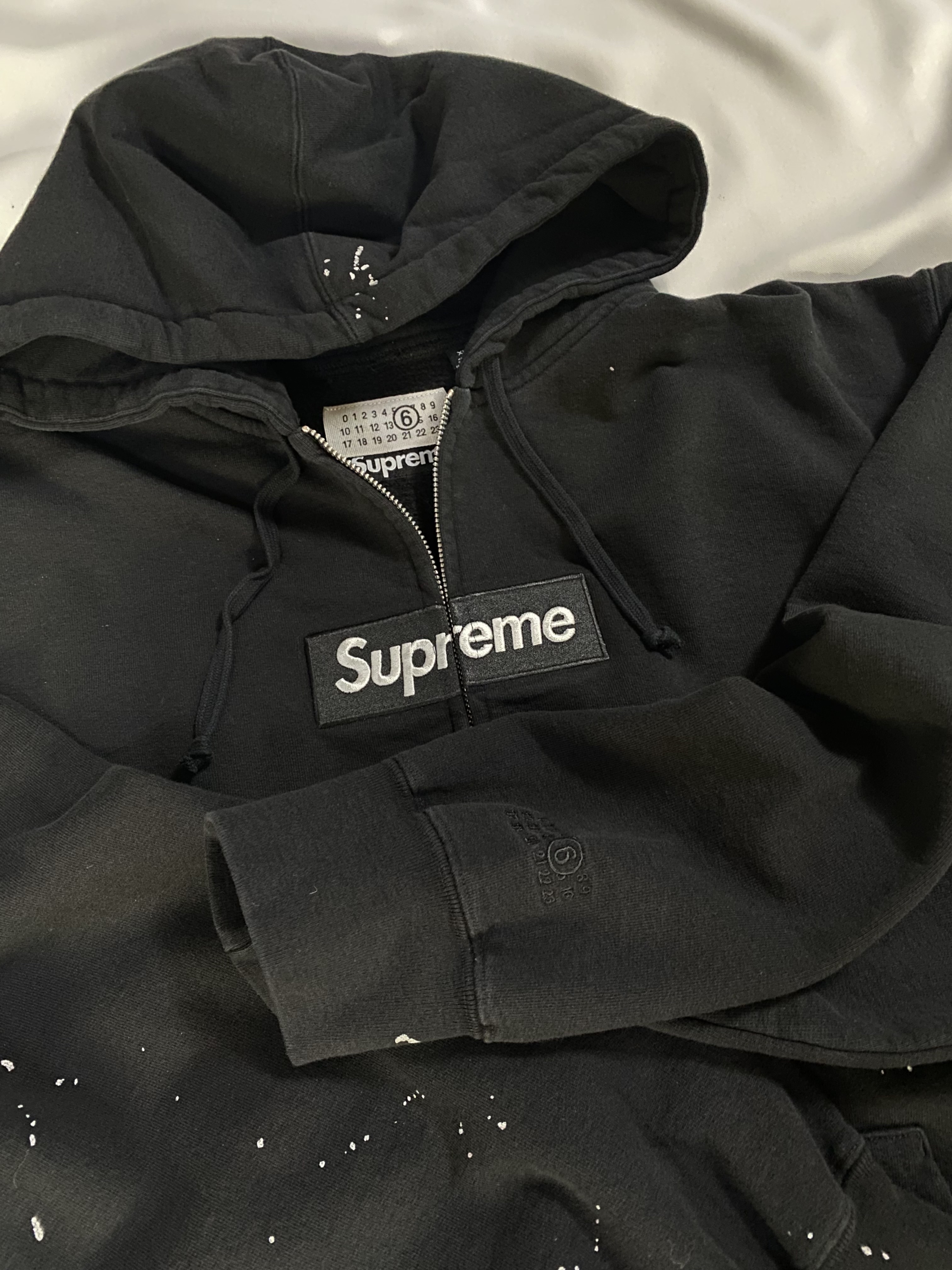 Supreme x MM6 Maison Margiela Box Logo Zip Up Hooded Sweatshirt Black - 26SS 착용 스타일