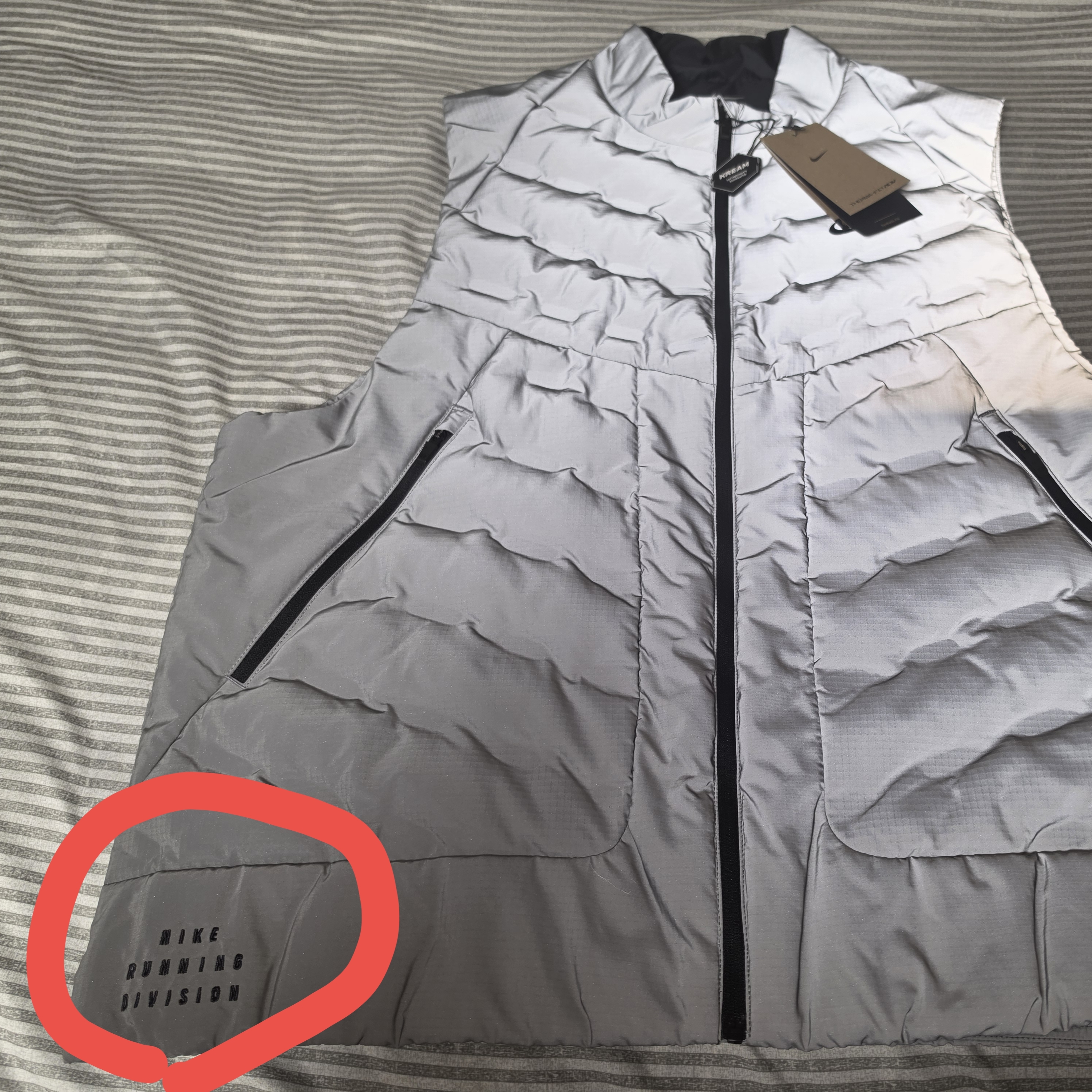 Nike Therma-Fit ADV Running Division Running Vest Reflect Silver - Asia, Nike Therma-Fit ADV Reflective Design Running Vest Reflect Silver - Asia 착용 스타일 - 1