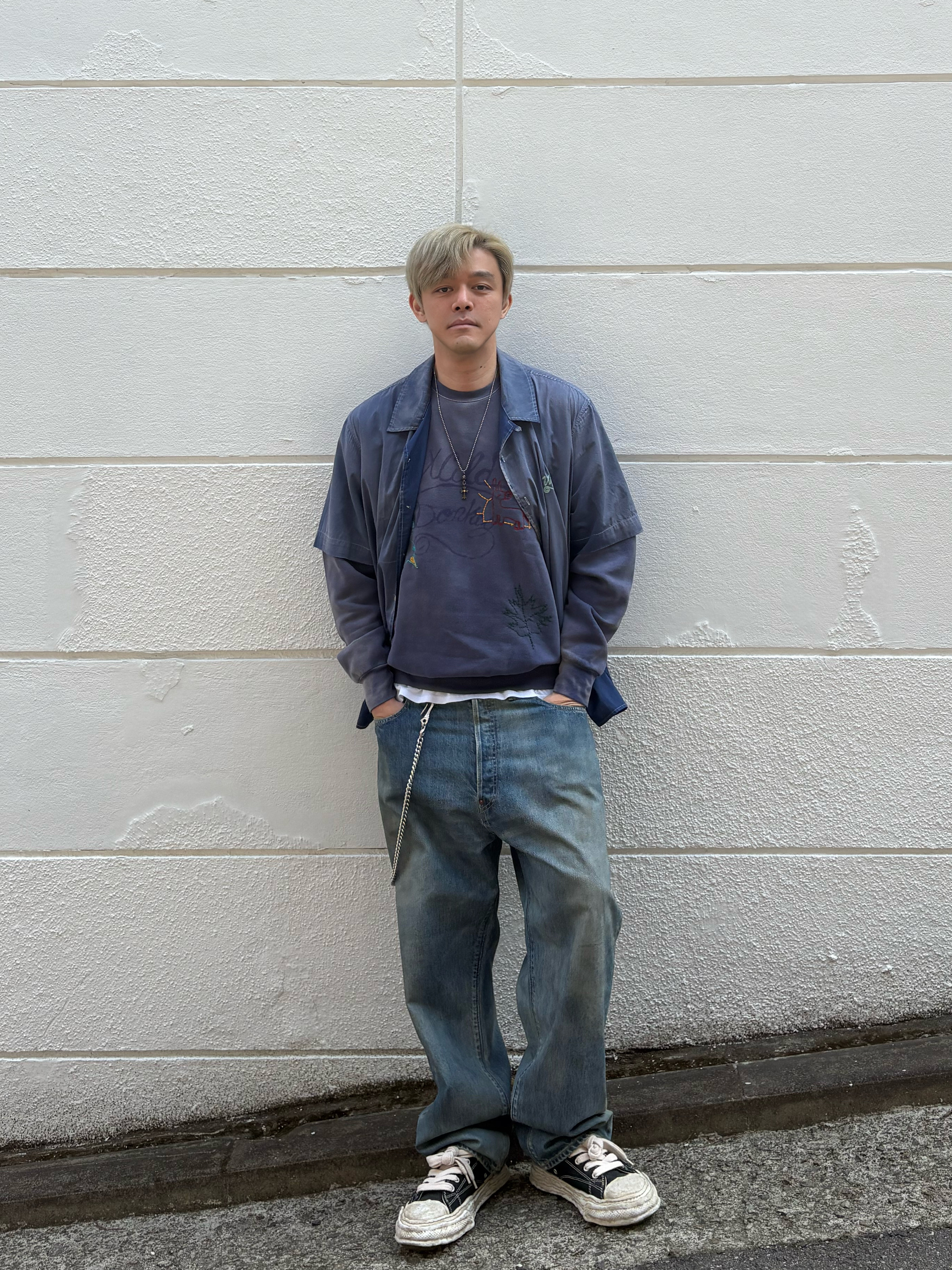 Maison Mihara Yasuhiro Peterson23 OG Sole Garment Dyed Canvas Low-top Sneakers Black, A.Presse No.37 Washed Wide Denim Pants Indigo - 26SS 착용 스타일 - 3