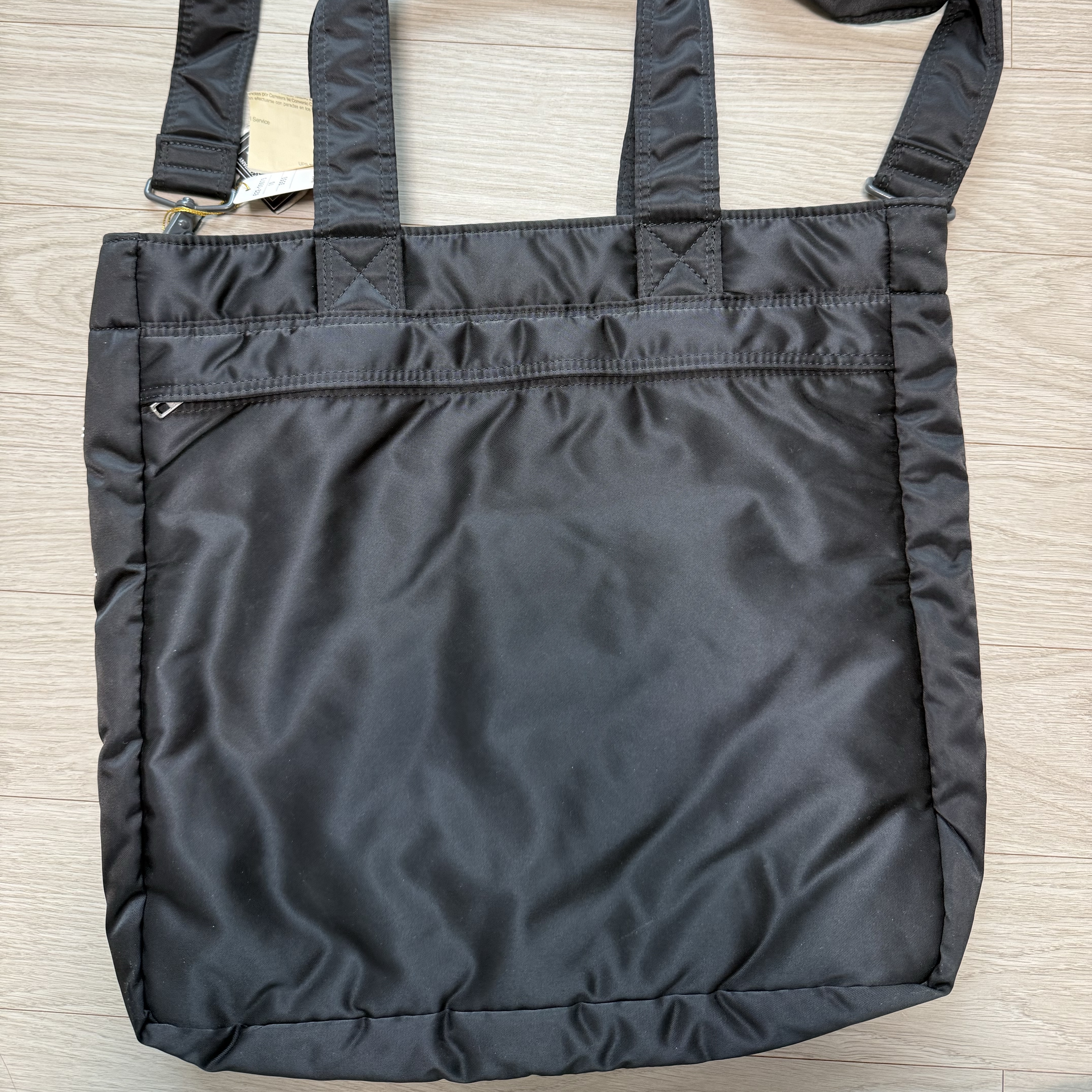Porter Tanker 2Way Tote Bag Black 착용 스타일 - 2