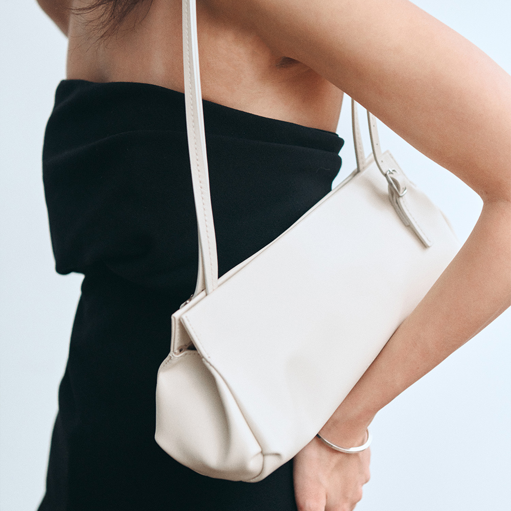아포아 멜트 숄더백 크림(APOA Melt Shoulder Bag Cream) - 2