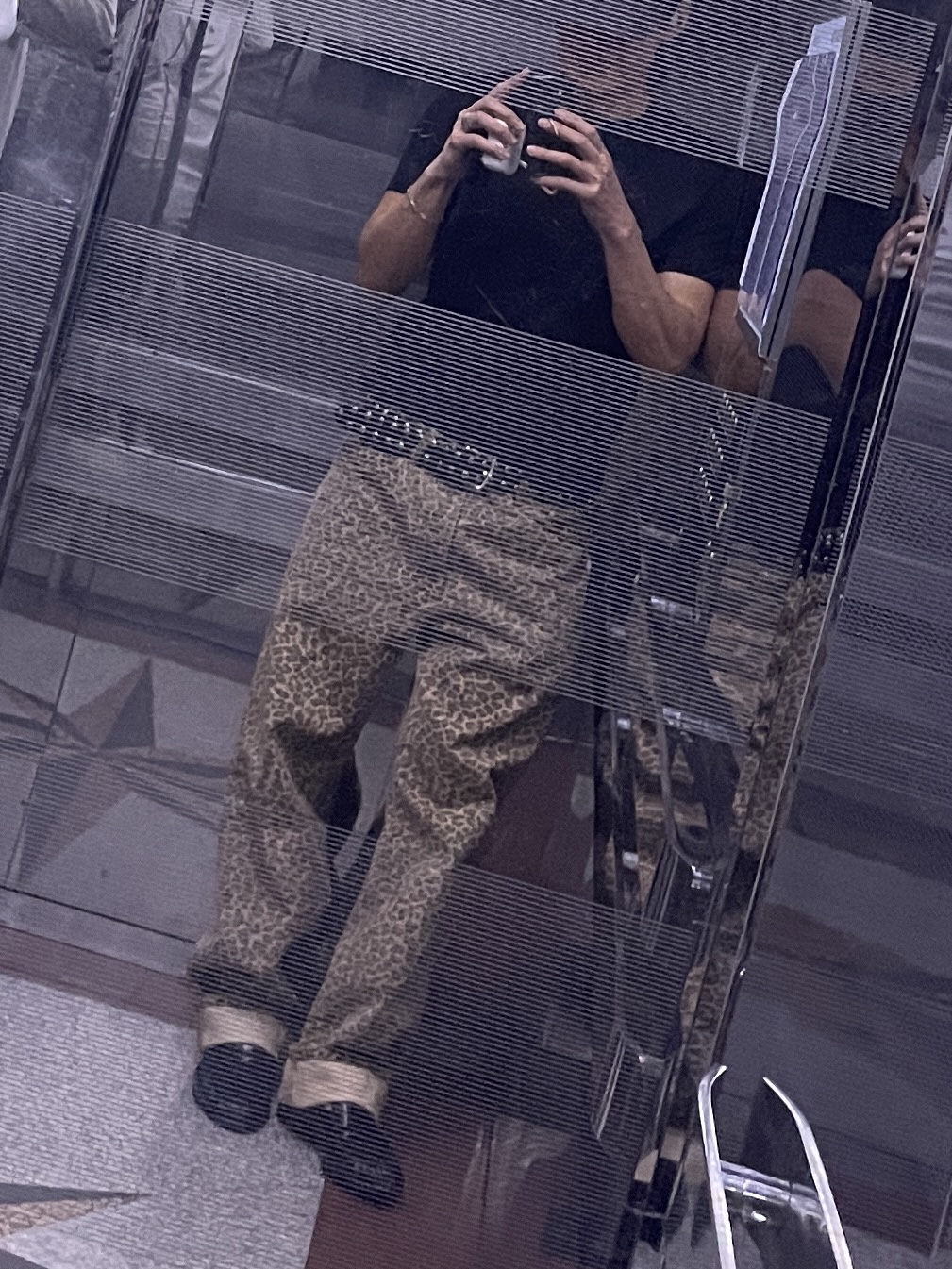 Stussy New Classic Jean Denim Leopard 착용 스타일 - 4
