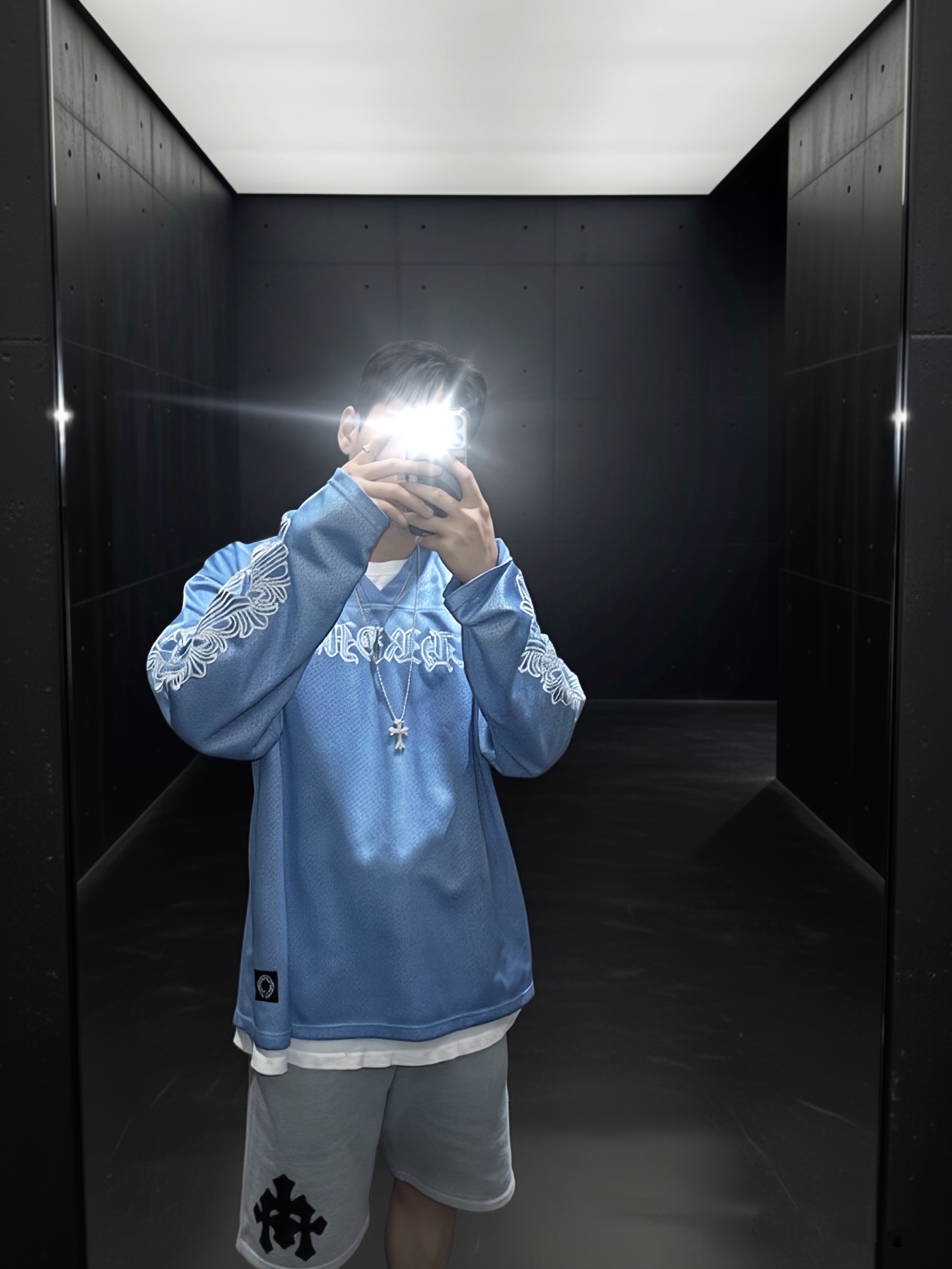 Chrome Hearts Cross Leather Patch Sweatshorts Grey, Chrome Hearts Mesh Warm Up Jersey Blue 착용 스타일