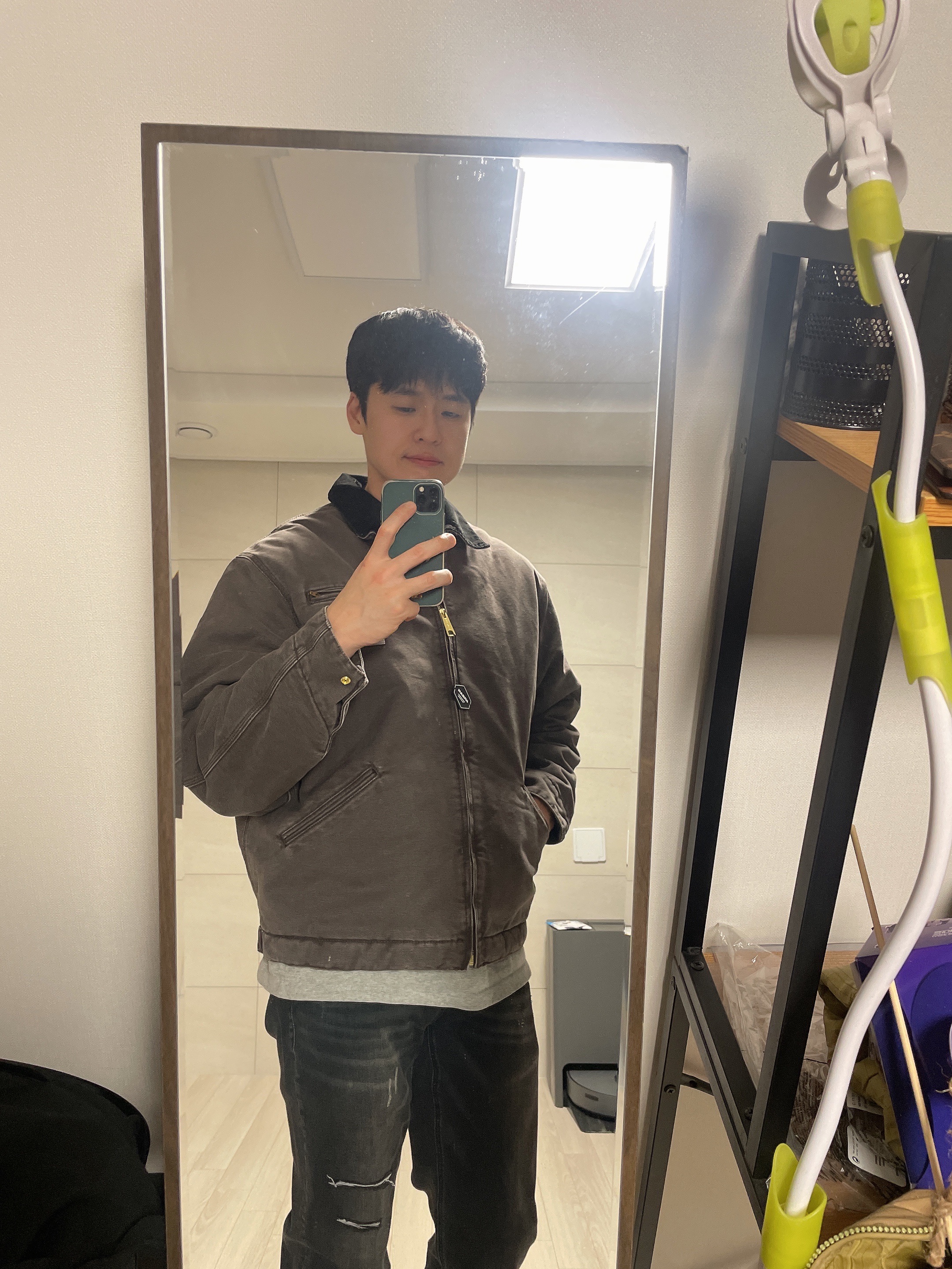 Carhartt WIP OG Detroit Jacket Tobacco Black 착용 스타일