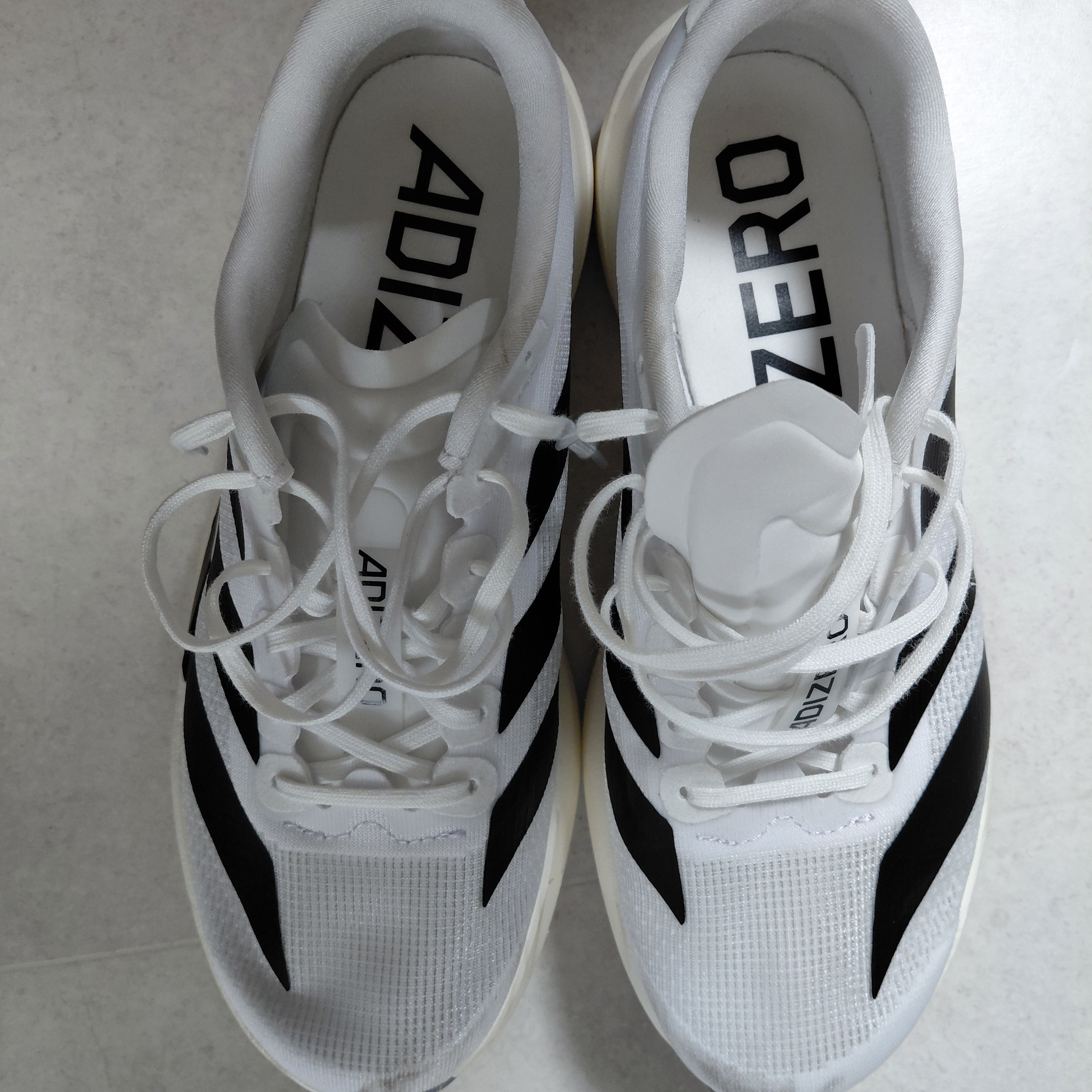 Adidas Adizero EVO SL Cloud White Core Black 착용 스타일