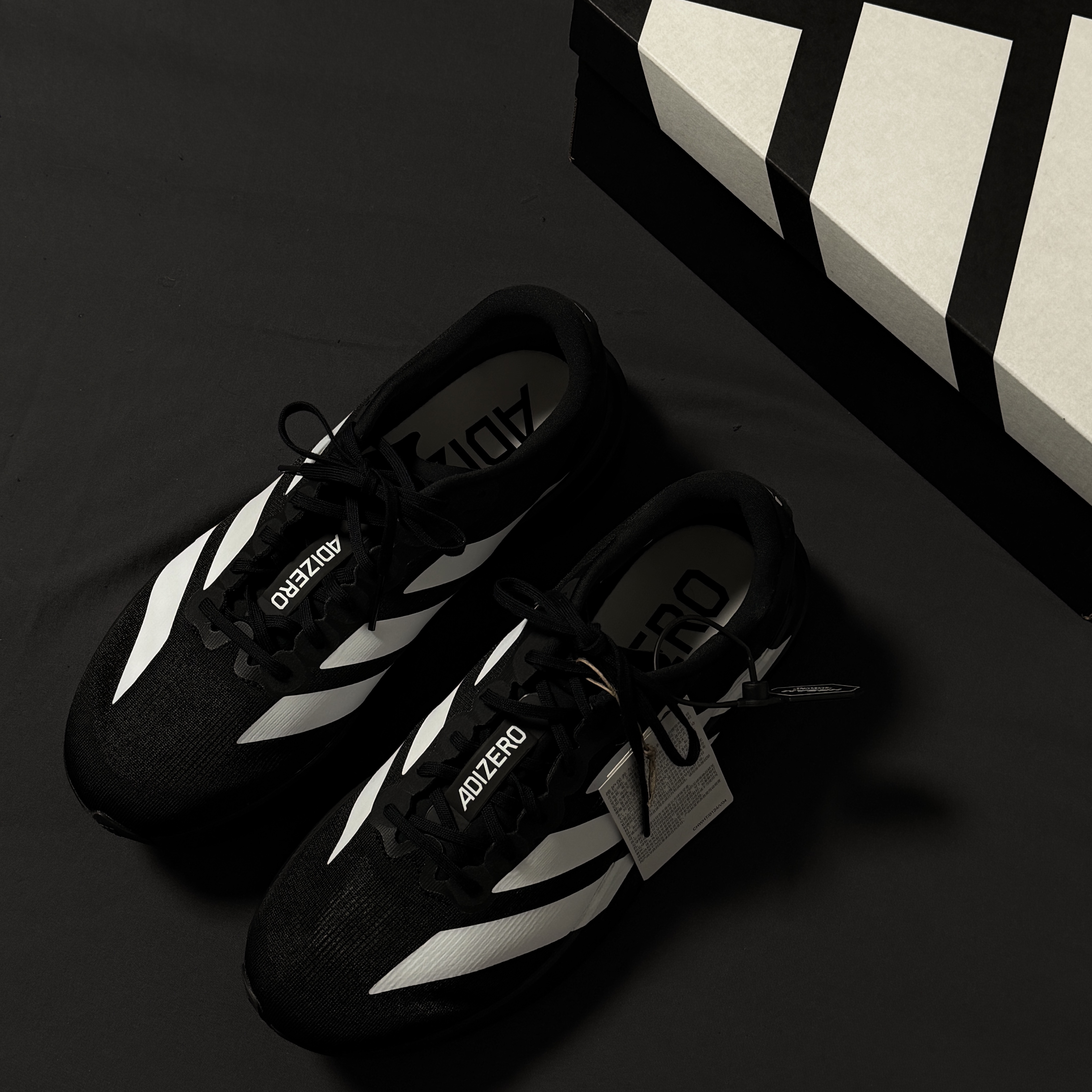 Adidas Adizero EVO SL Core Black Cloud White 착용 스타일