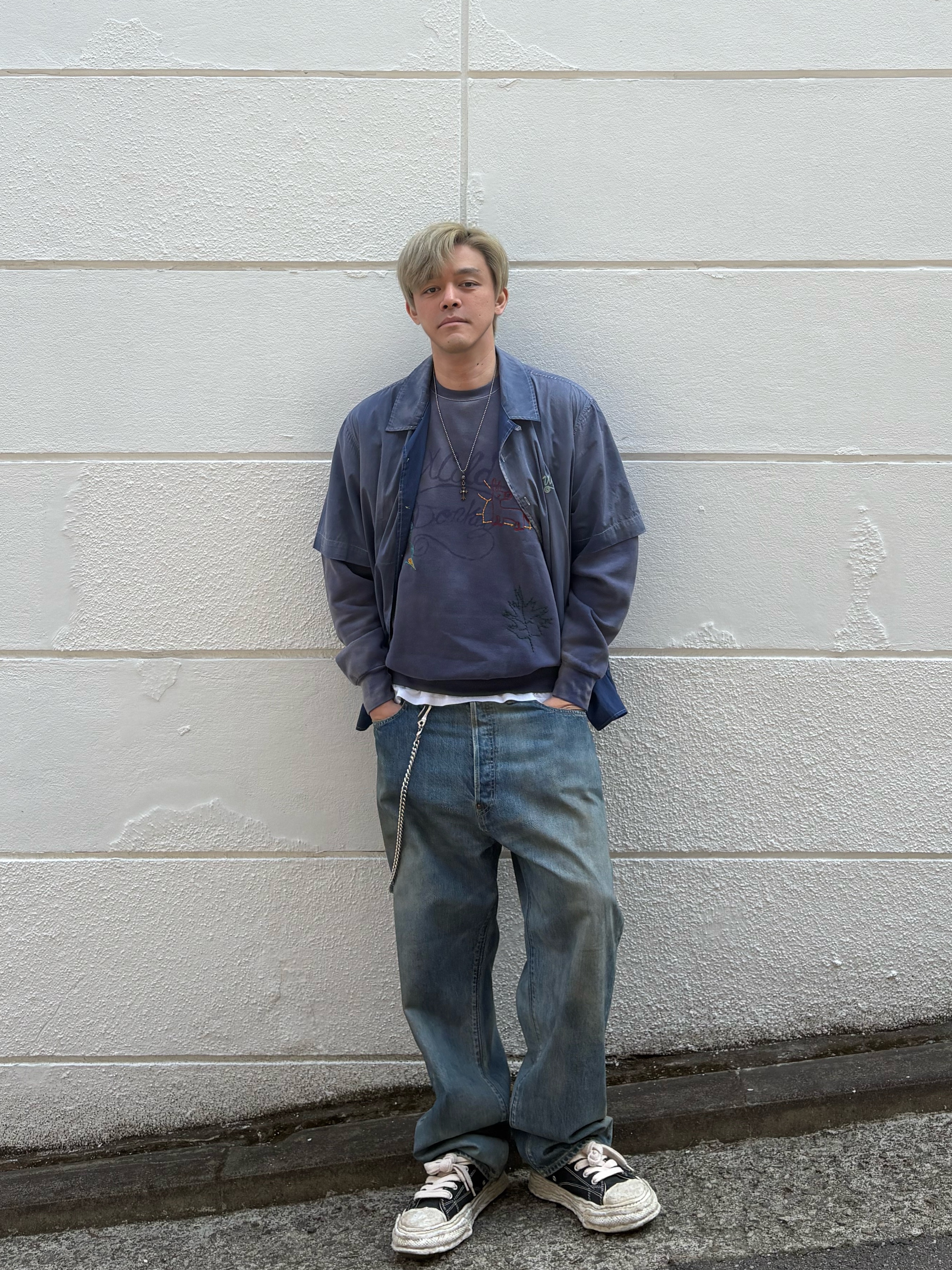 Maison Mihara Yasuhiro Peterson23 OG Sole Garment Dyed Canvas Low-top Sneakers Black, A.Presse No.37 Washed Wide Denim Pants Indigo - 26SS 착용 스타일 - 4