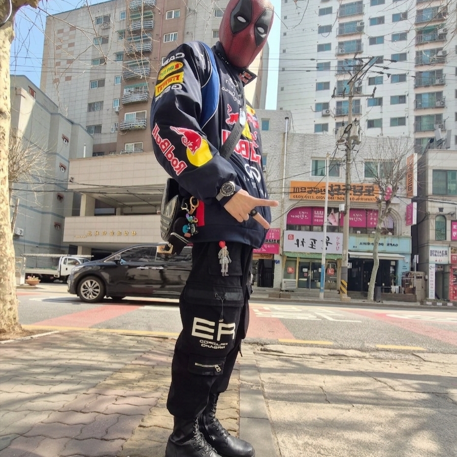 Adidas x BAPE Trefoil Shoulder Bag Black 착용 스타일 - 2