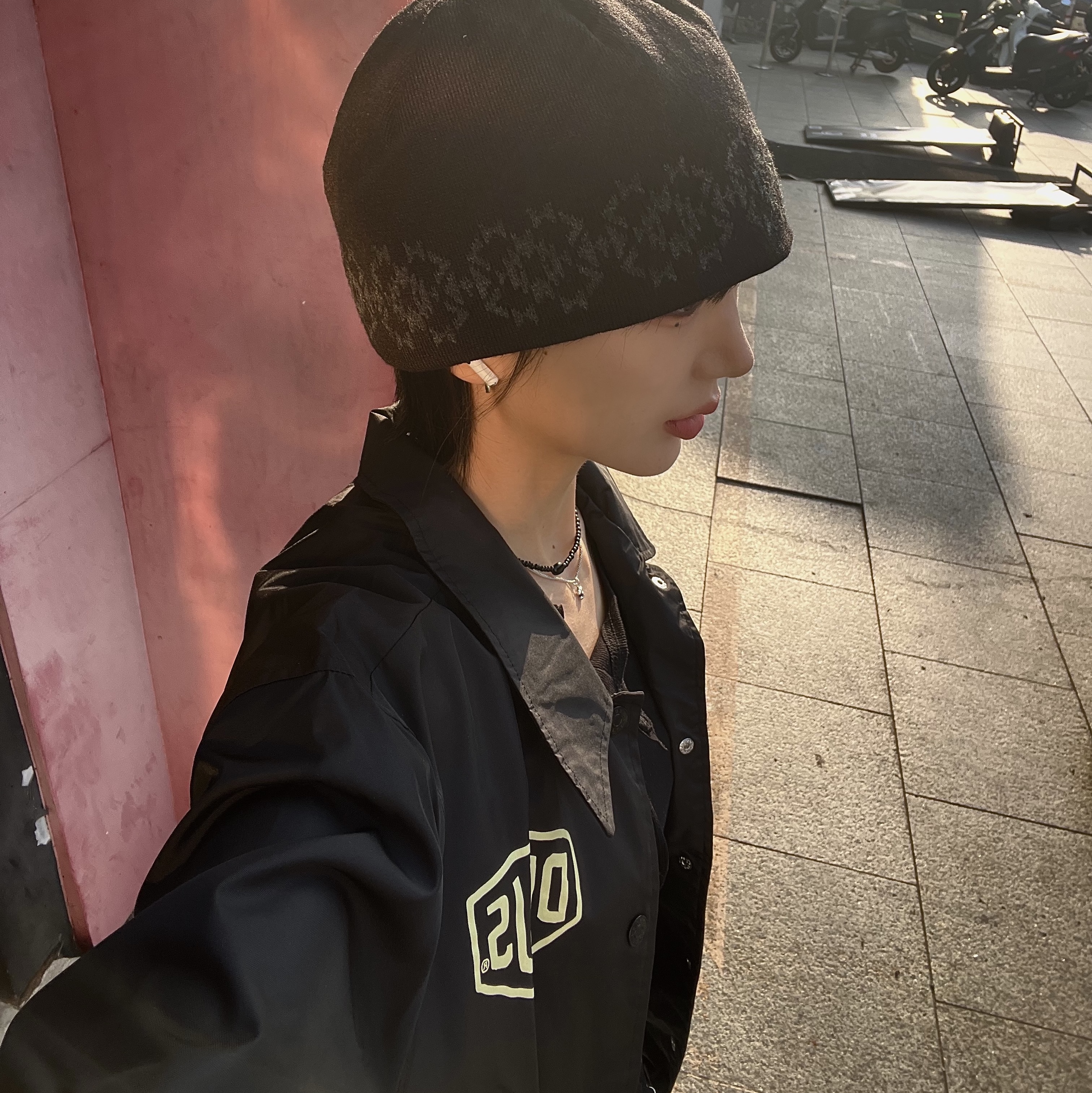 Deus Ex Machina Korea College Coach Jacket Black 착용 스타일 - 1