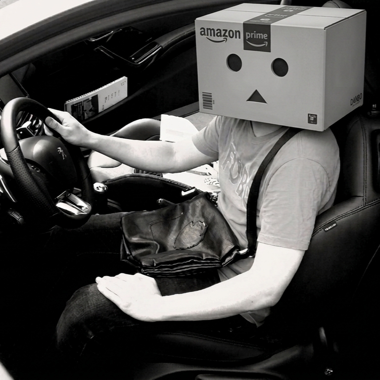 Uniqlo x JW Anderson Selvedge Straight Jeans Navy, Aesop Tacit Eau De Parfum 50ml 착용 스타일 - 3