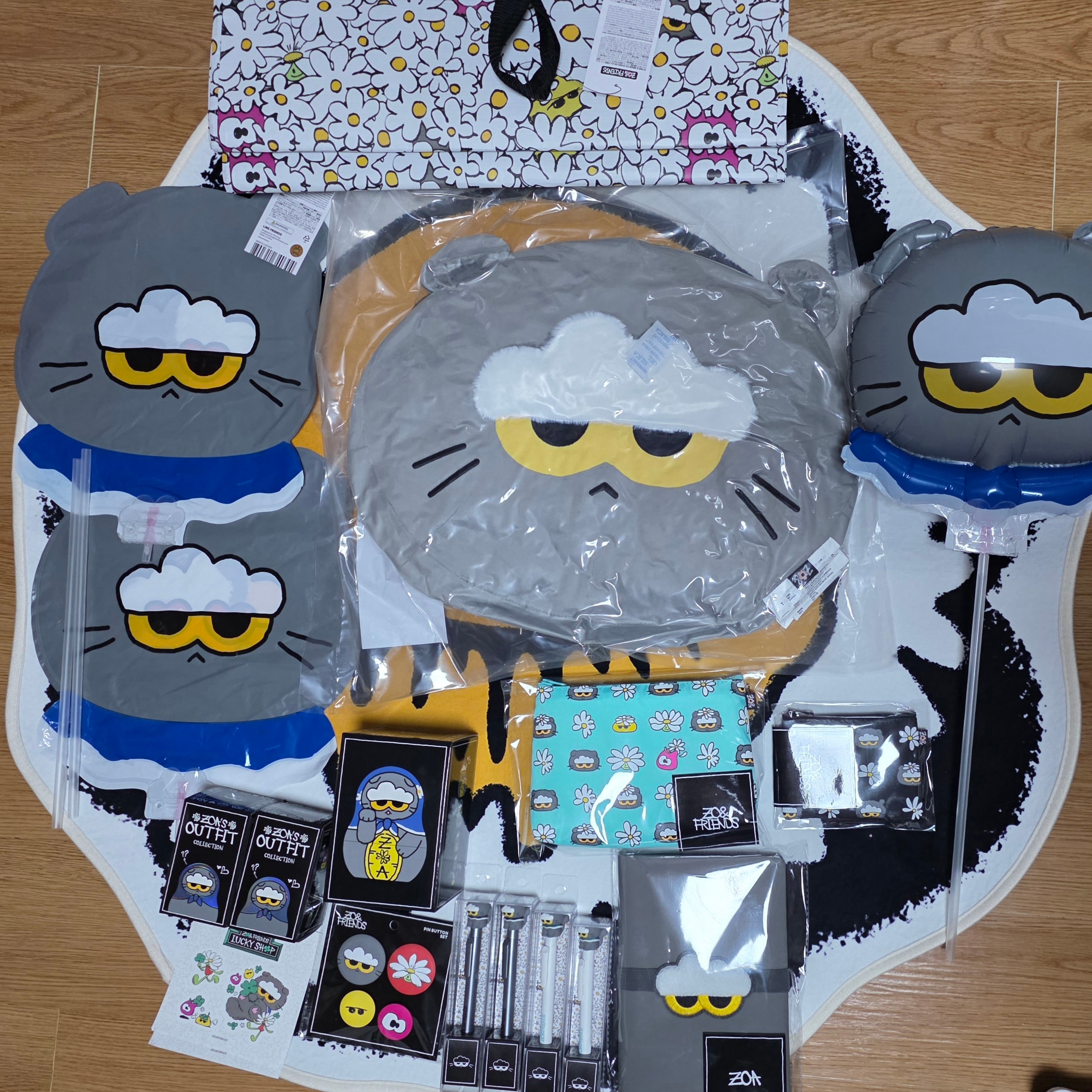 [ZO&FRIENDS] ZOA CUSHION, Zo&Friends Reusable Bag White 착용 스타일
