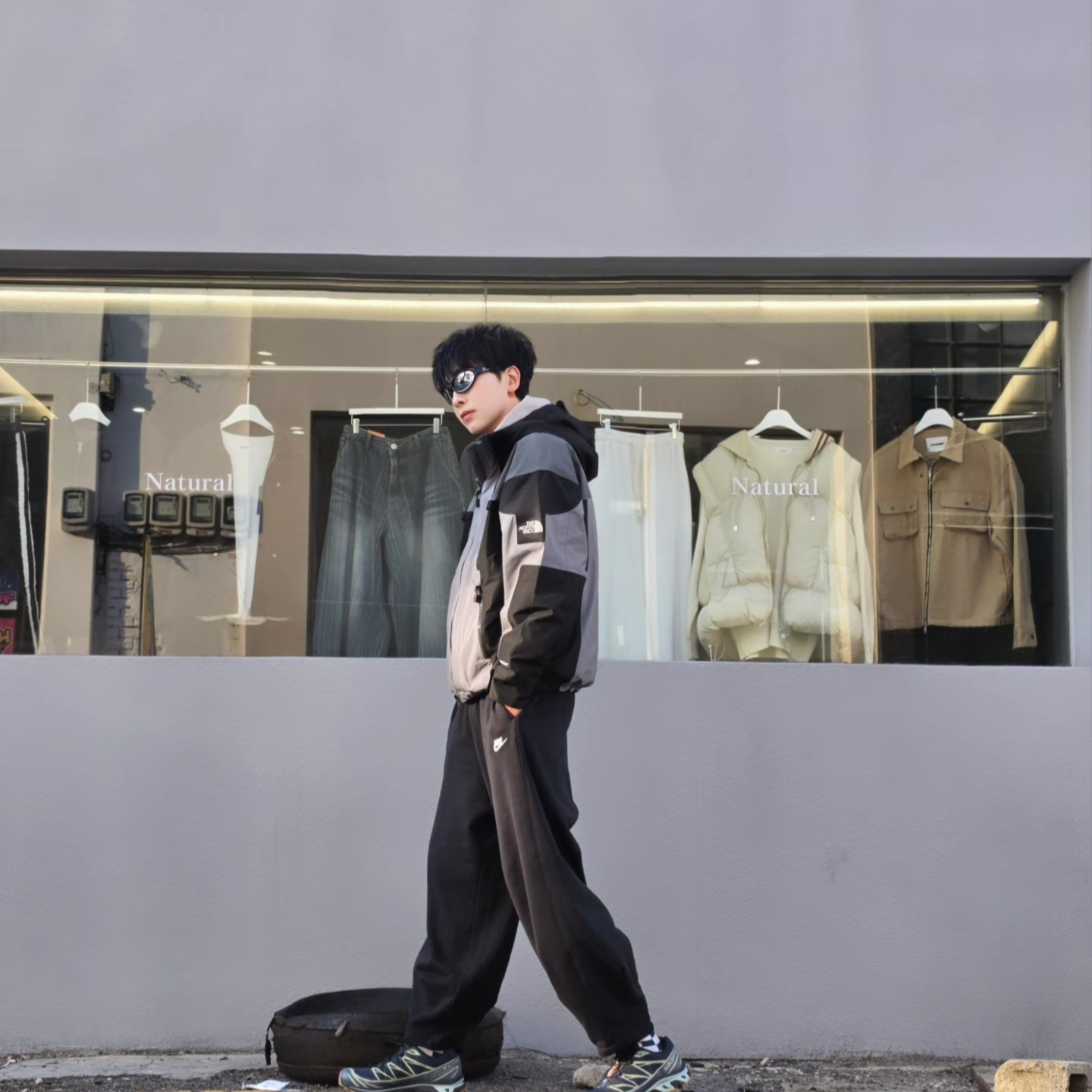 The North Face Line-X Jacket Gray - 25FW, Nike Club Fleece Oversized French Terry Pants Black White - Asia 착용 스타일 - 2