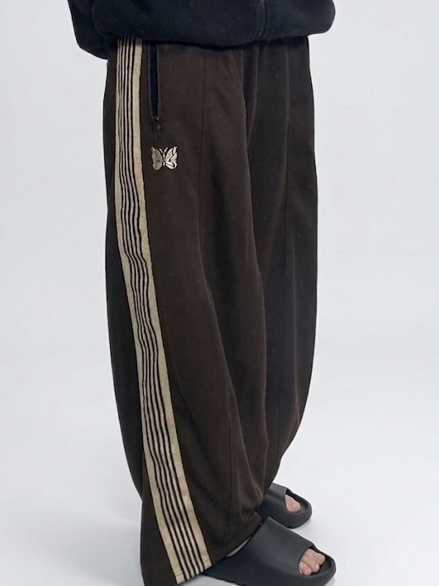 Needles x LHP H.D. Track Pants Poly Smooth Brown 착용 스타일