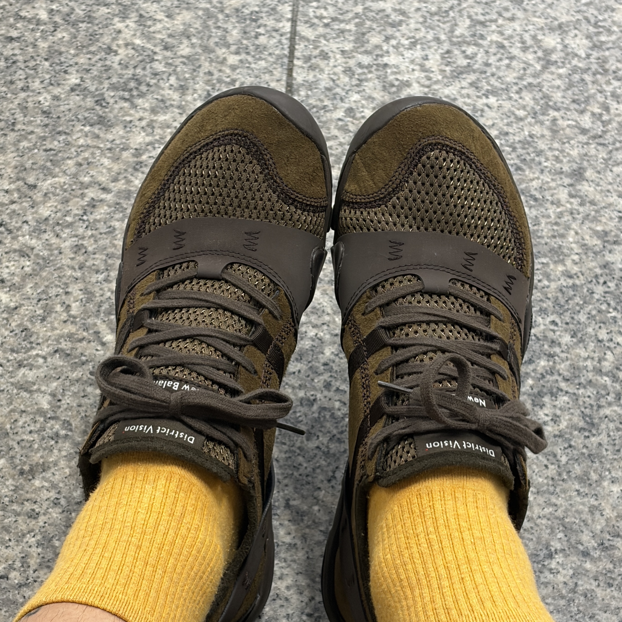 New Balance x District Vision MT10O Desert Palm 착용 스타일
