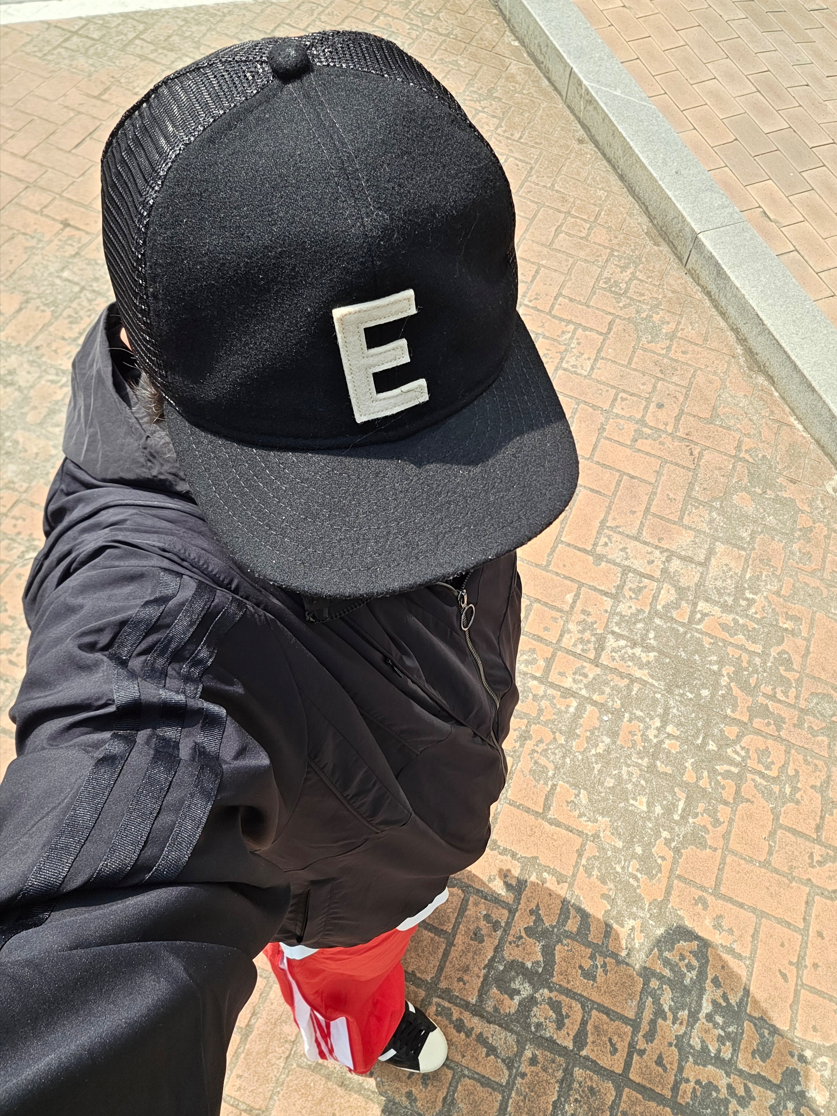 Essentials x New Era E Trucker Cap Black, (W) Adidas Rasant Cutline Track Top Black - KR Sizing 착용 스타일 - 2