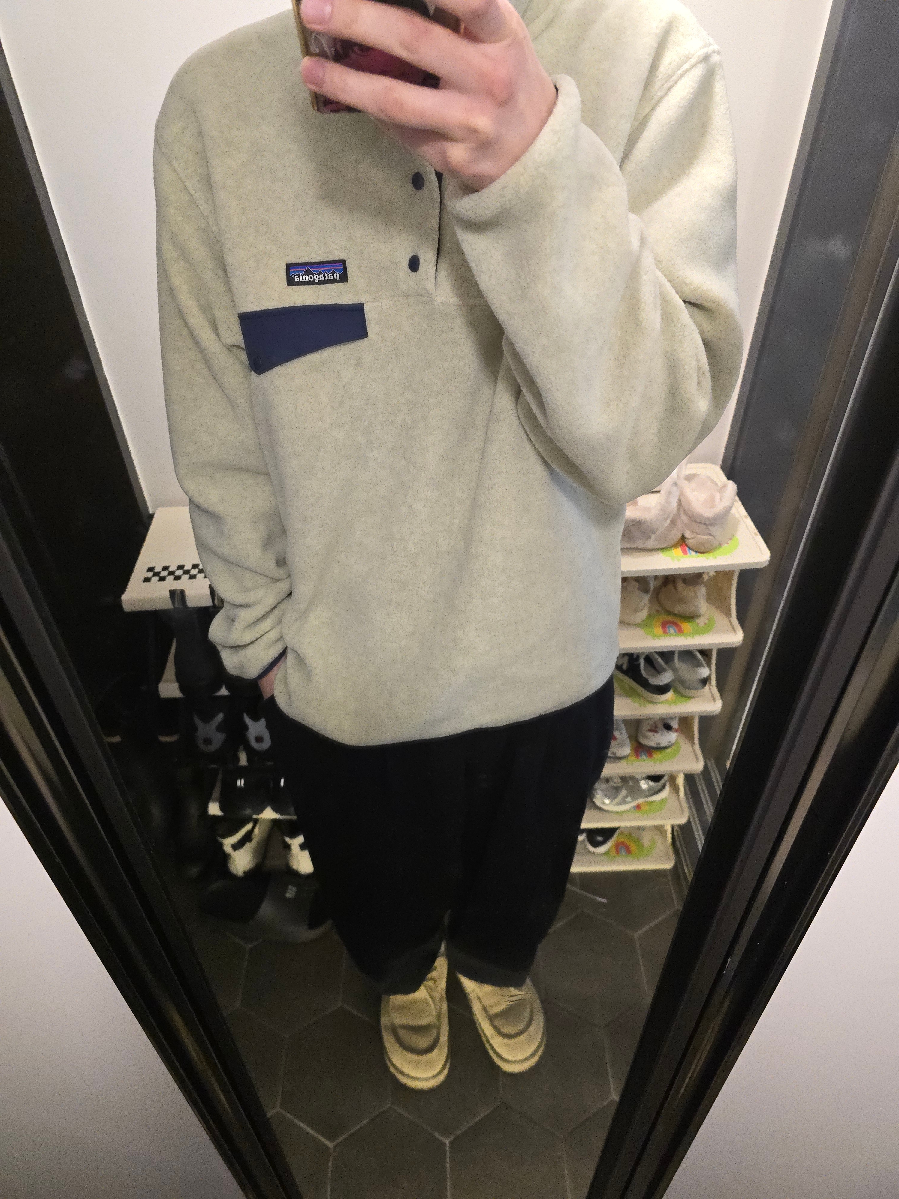 Patagonia Lightweight Synchilla Snap-T Fleece Pullover Oatmeal Heather/Smolder Blue/New Navy 착용 스타일