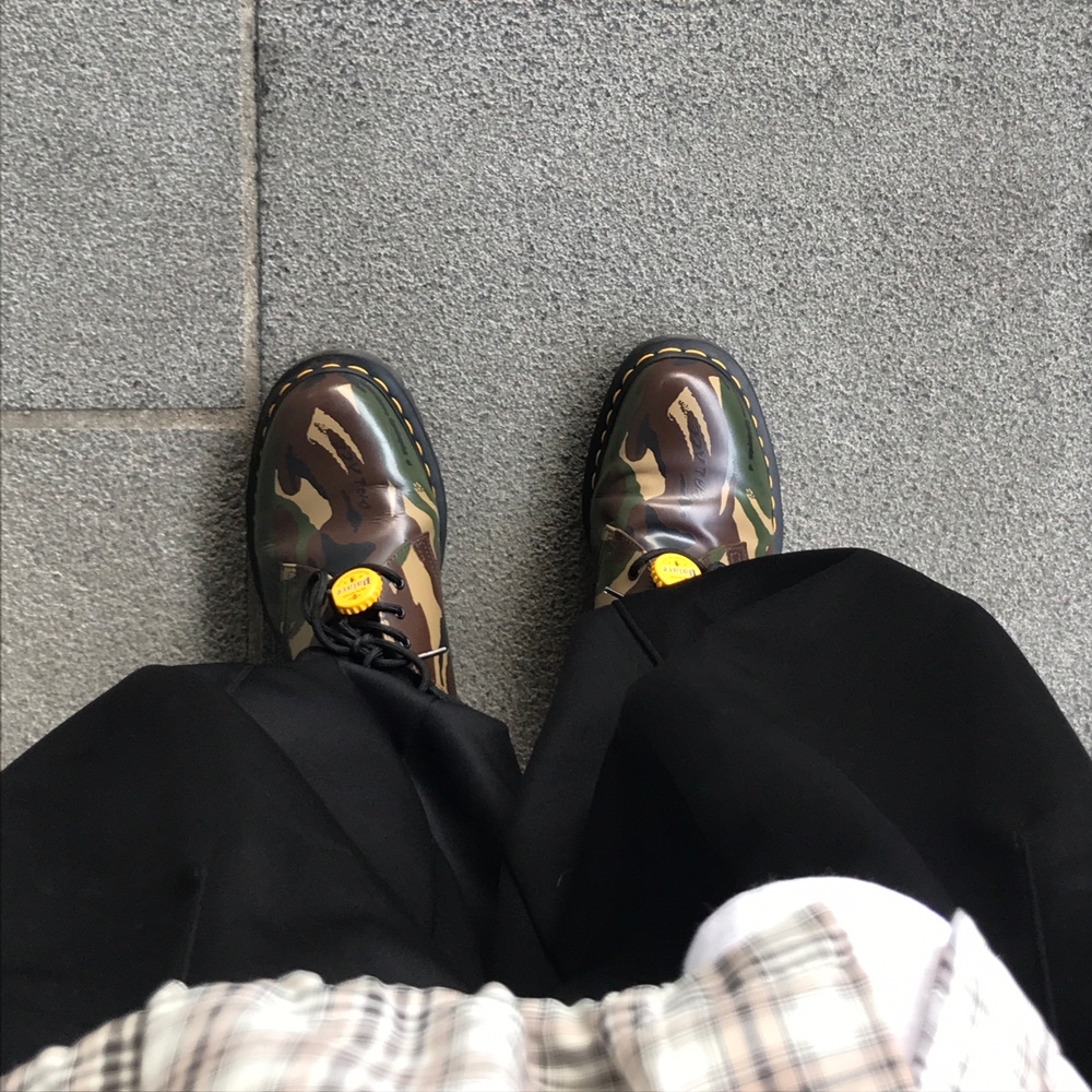 Dr. Martens x Palace 1461 Camo, Dr. Martens x Supreme 1461 3-Eye Shoe Black - 25FW 착용 스타일 - 1