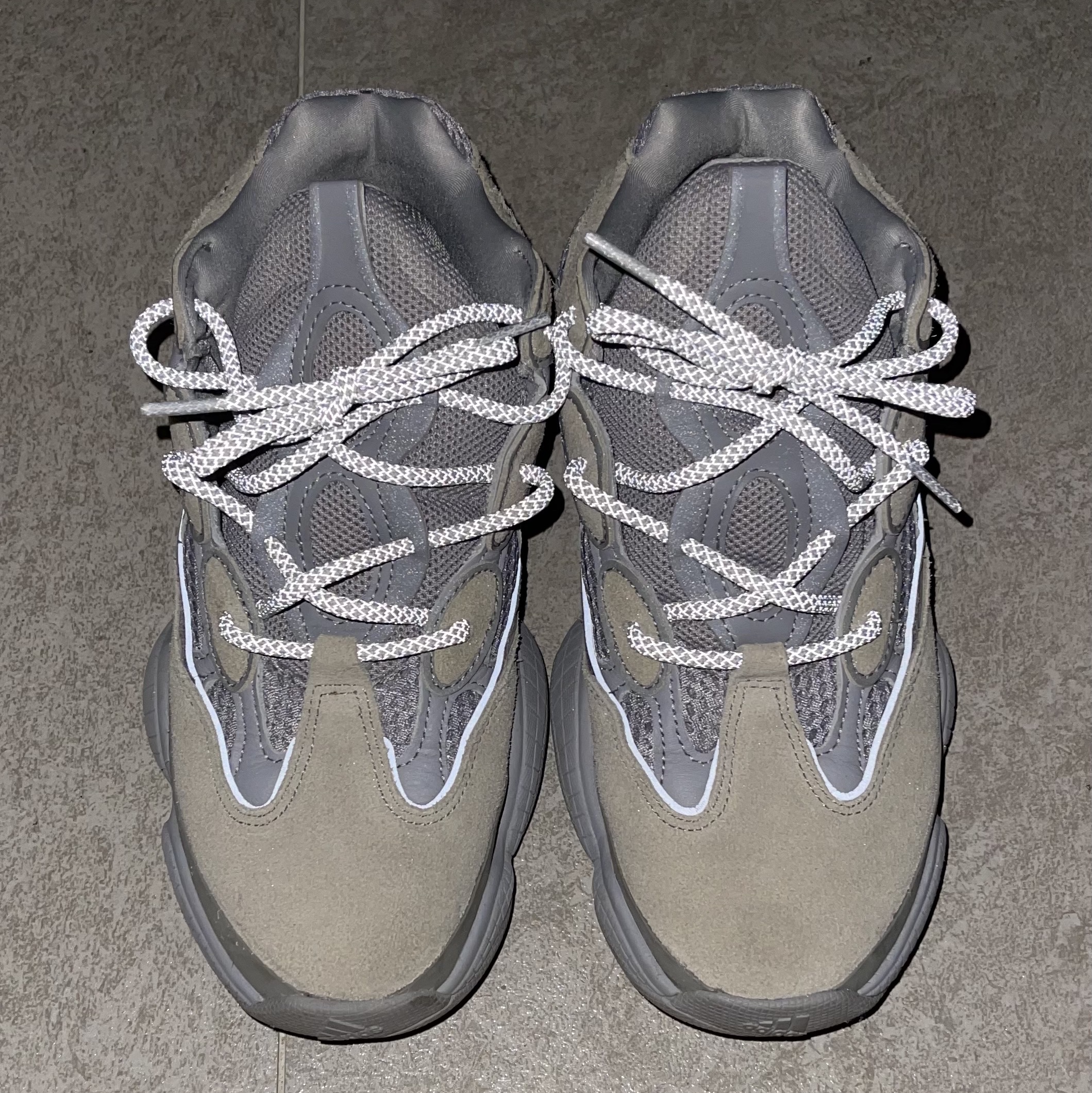 Adidas Yeezy 500 Stone Salt 착용 스타일 - 2