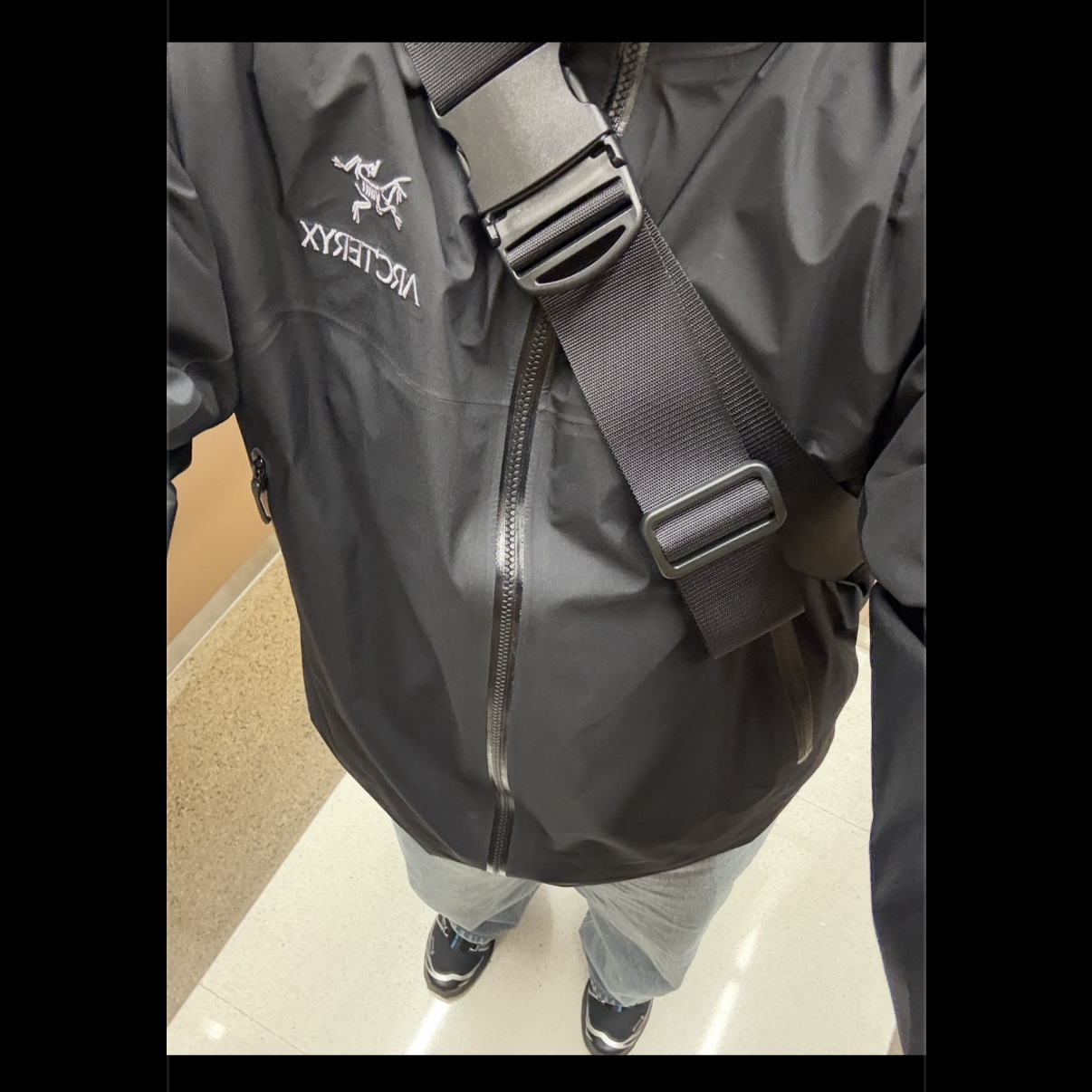 Arc'teryx Beta Jacket Black, Salomon XT-6 GTX Black Silver 착용 스타일