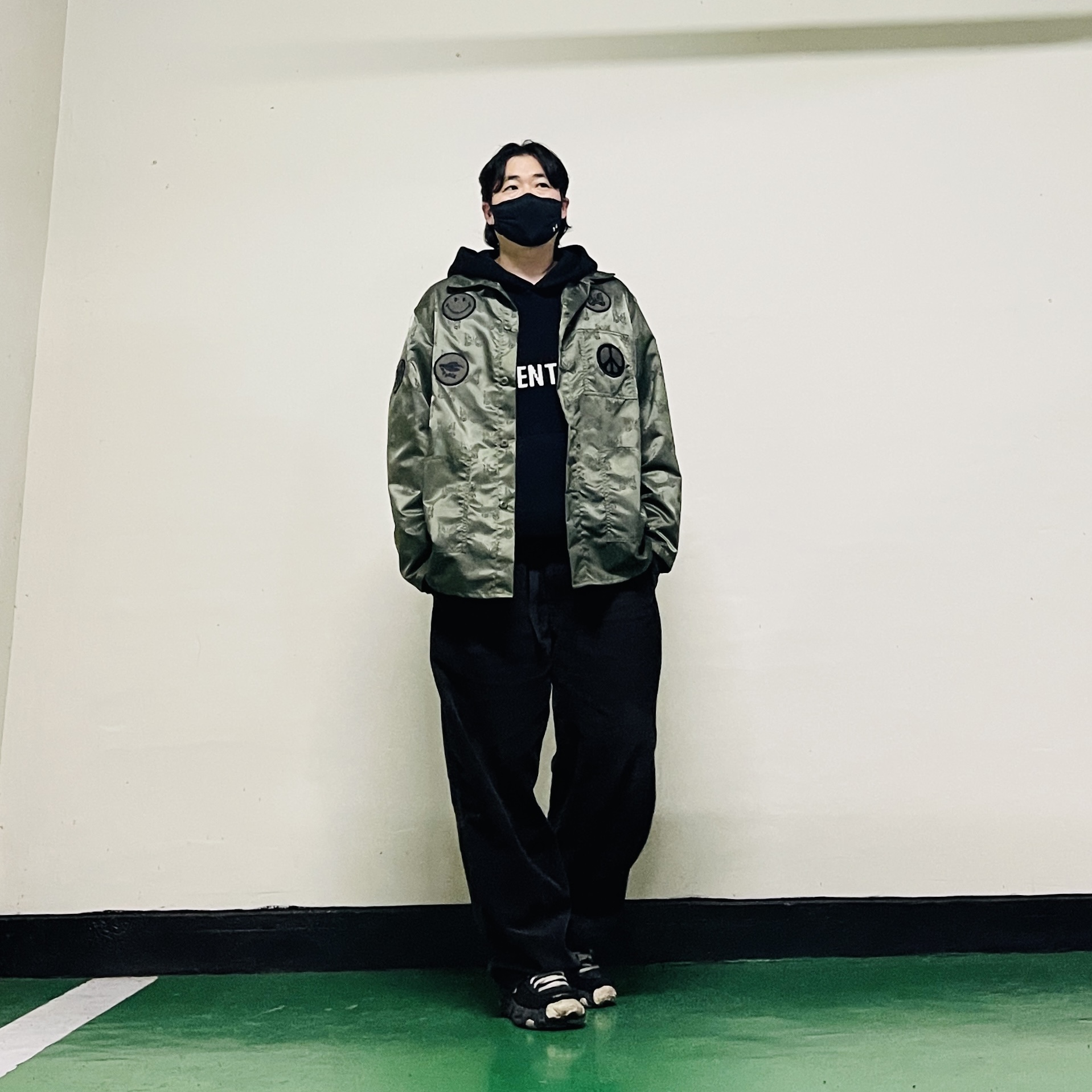 Needles D.N. Coverall Papillon Jacquard Sateen Olive, Essentials Knit Hoodie Black - 20FW 착용 스타일 - 1