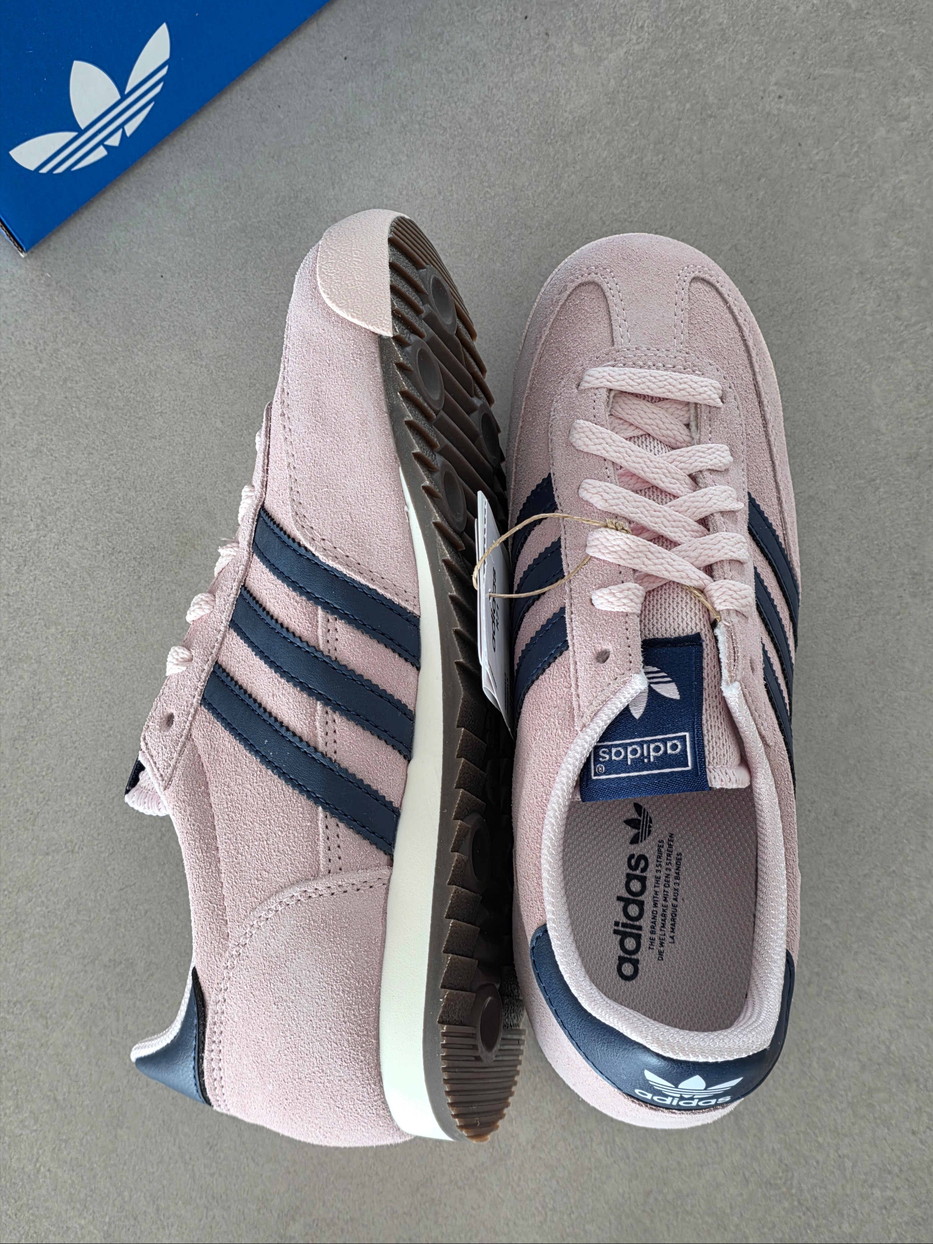 Adidas R71 Clear Pink Dark Blue 착용 스타일 - 1