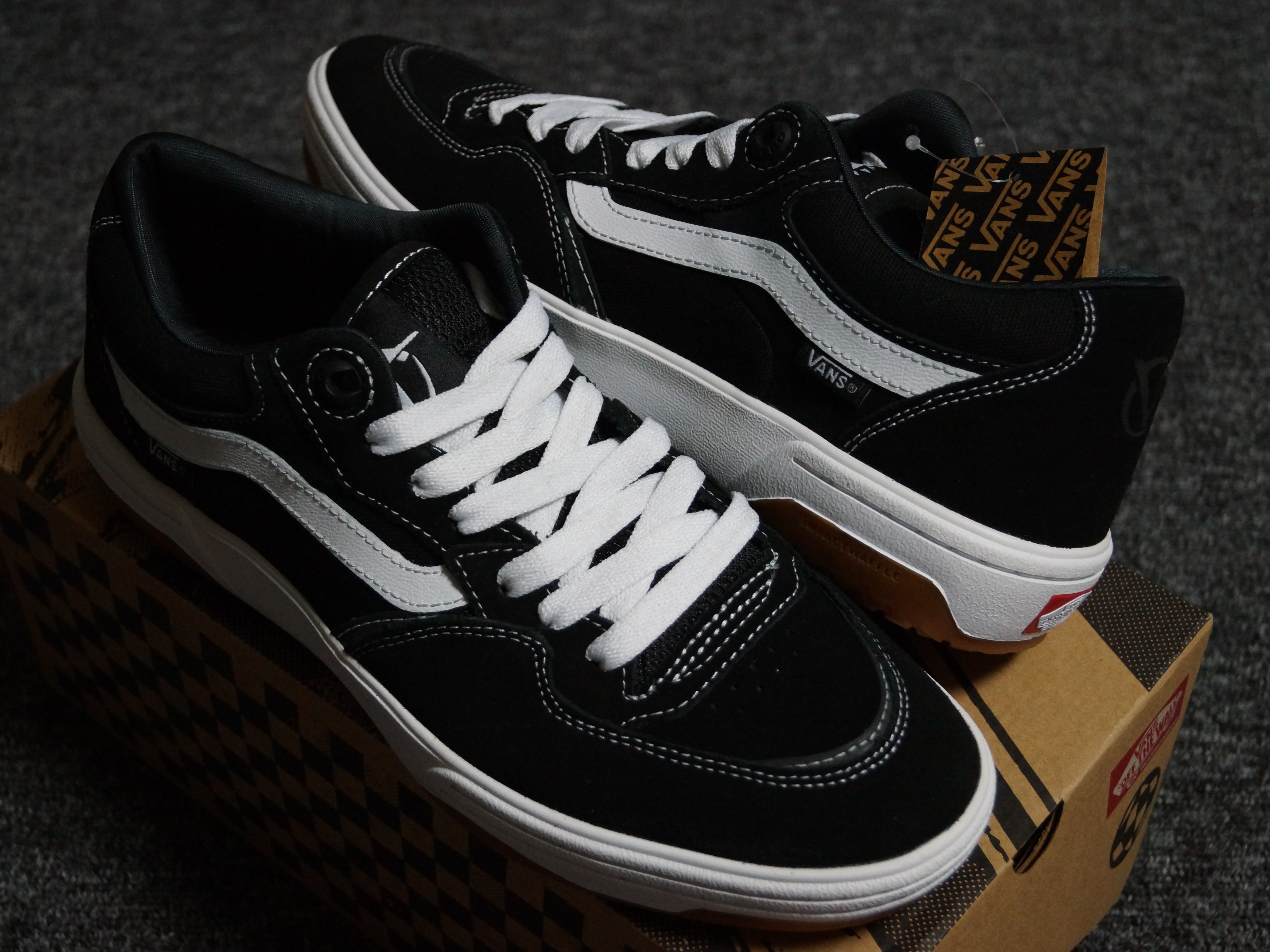 Vans Rowan 2 Black 착용 스타일