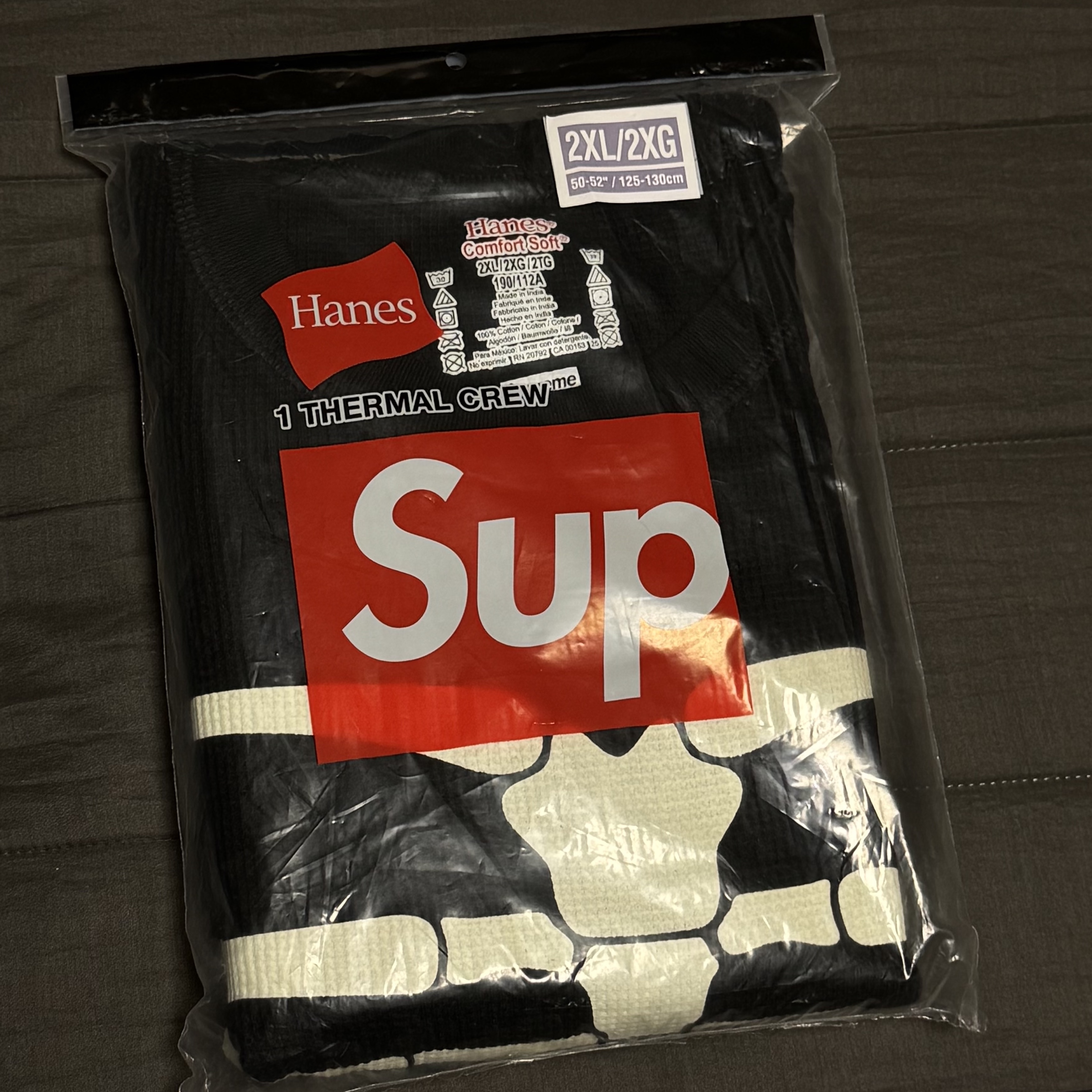Supreme Hanes Bones Thermal Crew Black (1 Pack) 착용 스타일 - 2