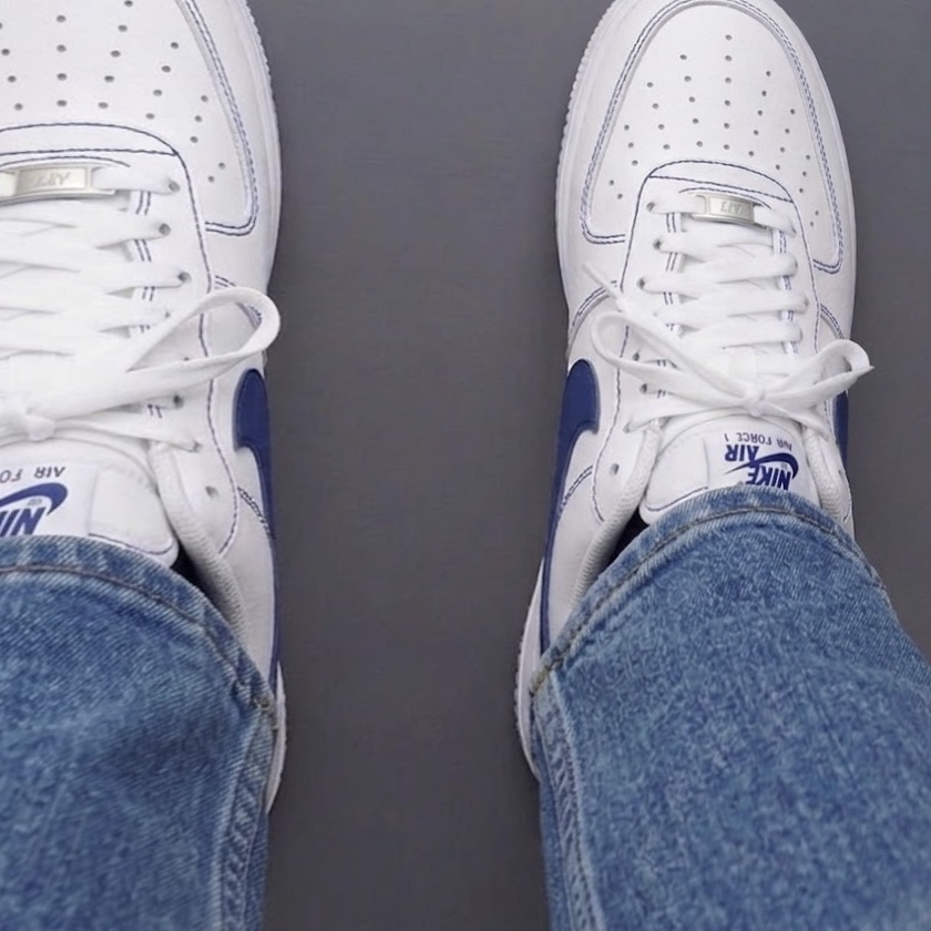 Nike Air Force 1 '07 LV8 White Deep Royal Blue 착용 스타일