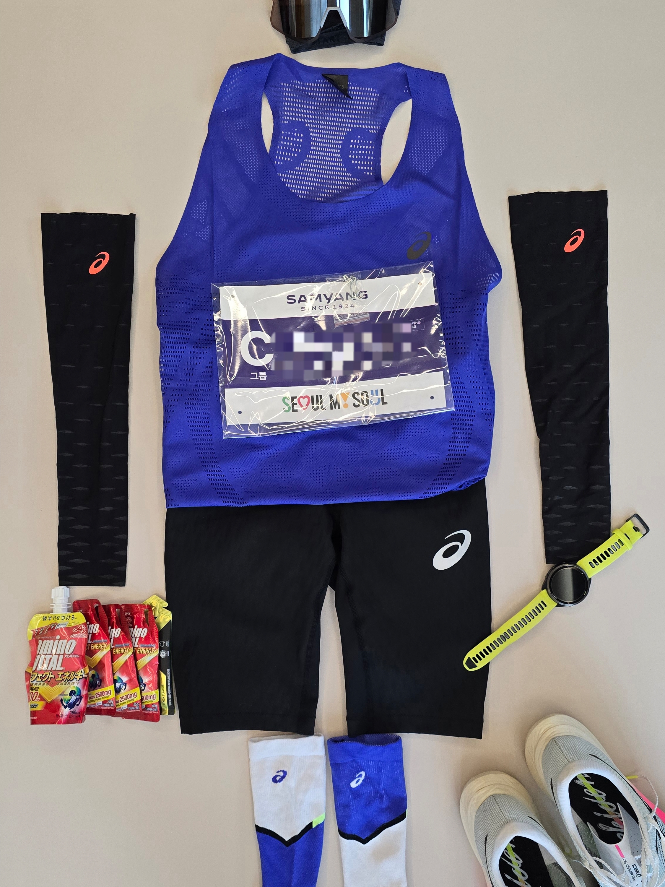 Asics Metaspeed Sky Paris Light Blue Black, Asics Metaspeed Arm Sleeve Performance Black 착용 스타일