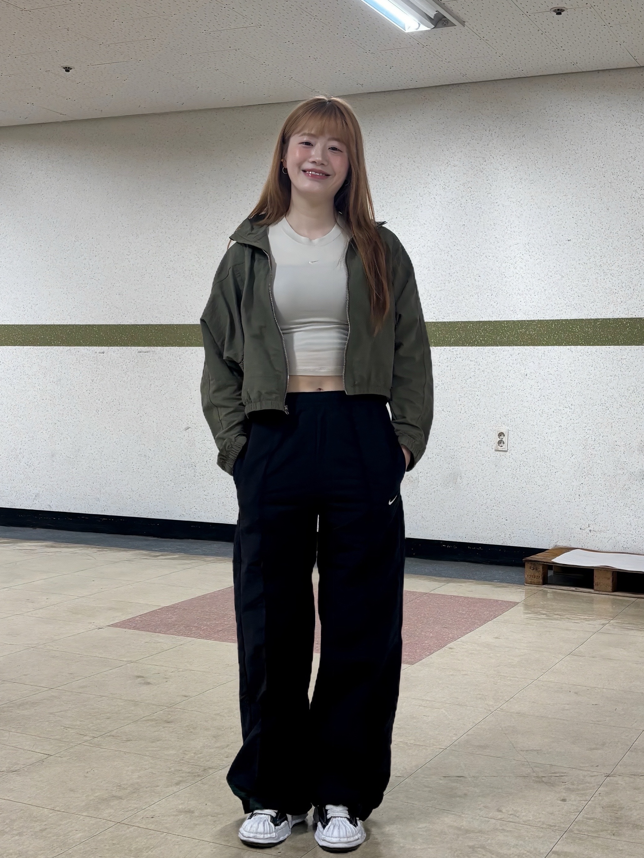 Maison Mihara Yasuhiro Blakey OG Sole Canvas Low-top Sneakers Black White, (W) Nike NSW Everything Woven Oversized Repel UV Protection Jacket Medium Olive Sail - Asia 착용 스타일 - 6