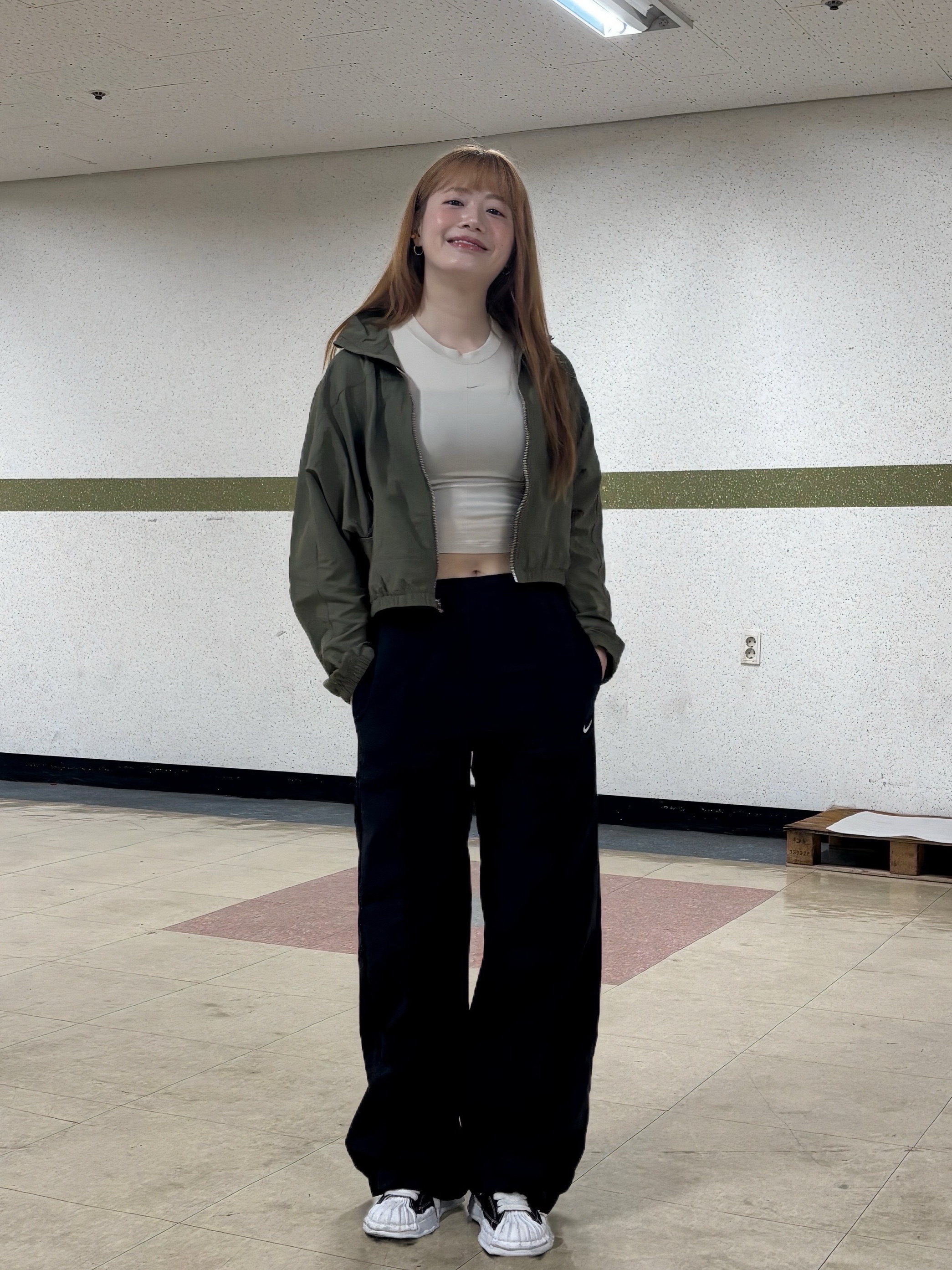 Maison Mihara Yasuhiro Blakey OG Sole Canvas Low-top Sneakers Black White, (W) Nike NSW Everything Woven Oversized Repel UV Protection Jacket Medium Olive Sail - Asia 착용 스타일 - 7