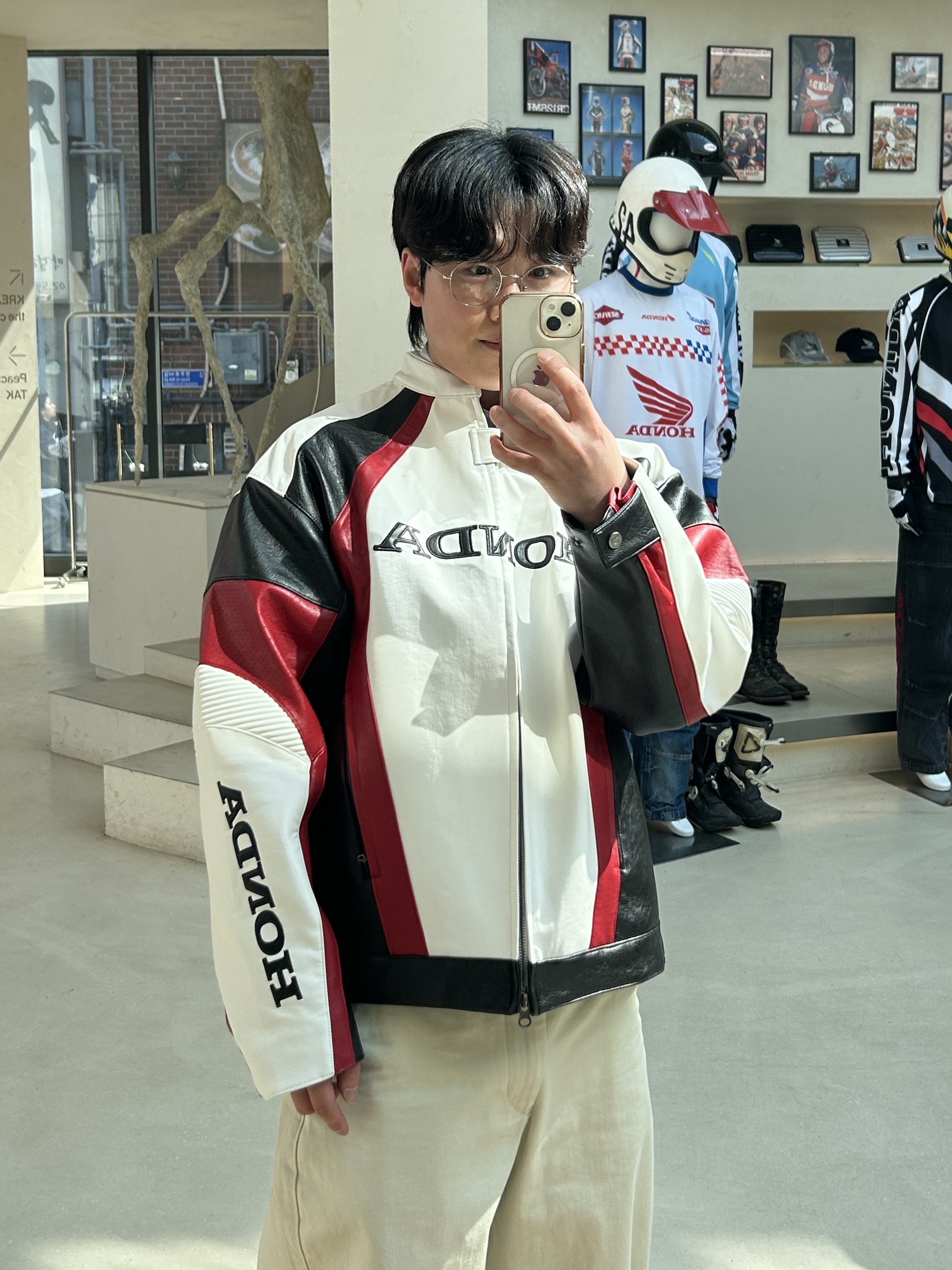 Honda Engineered Leather Original Motorcycle Jacket White, Honda Original Motorcycle Synthetic Leather Jacket White 착용 스타일 - 1